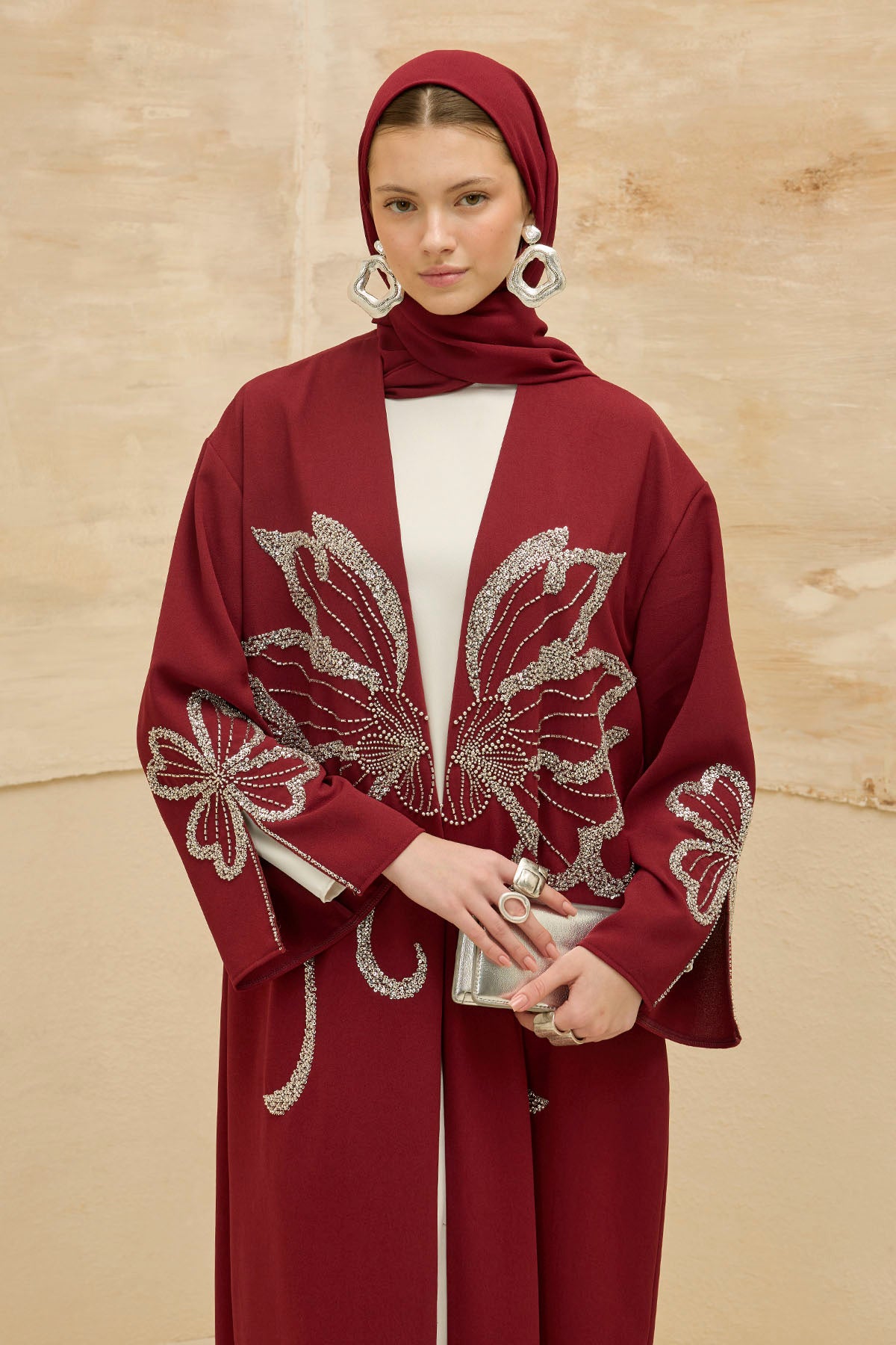 Yonca Taş Boncuk İşlemeli Kol Yırtmaçlı Uzun Bordo Abaya