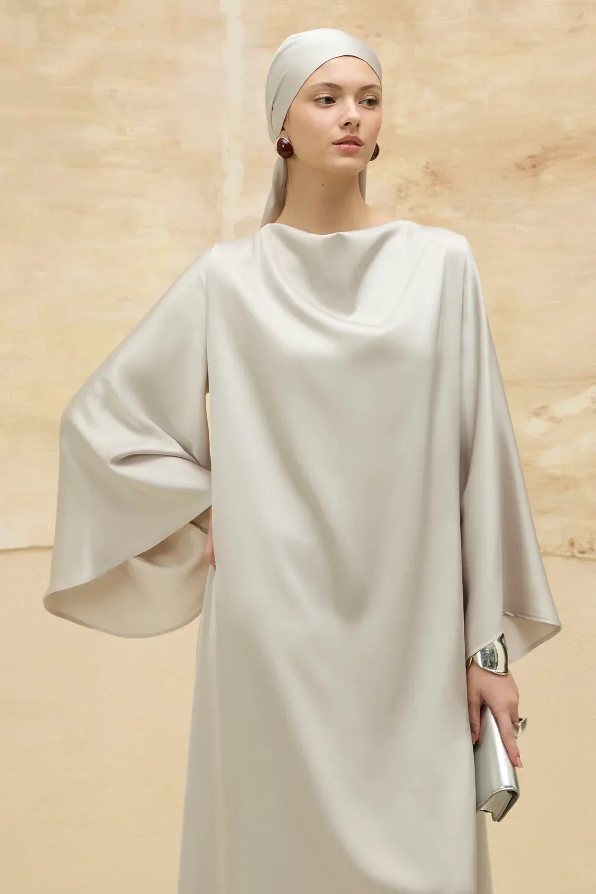 Çift Taraflı Saten Taş Elbise