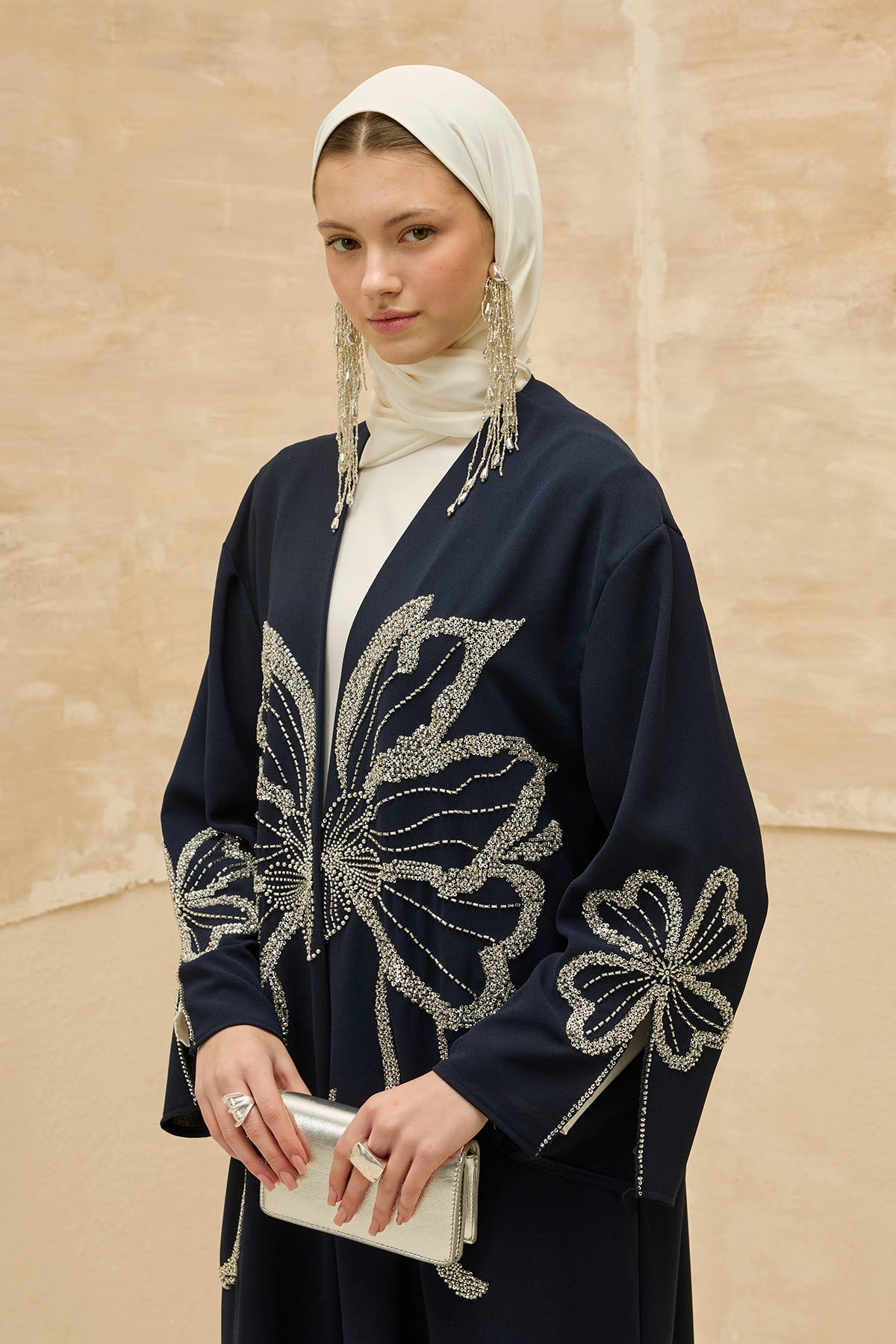 Yonca Taş Boncuk İşlemeli Kol Yırtmaçlı Uzun Lacivert Abaya