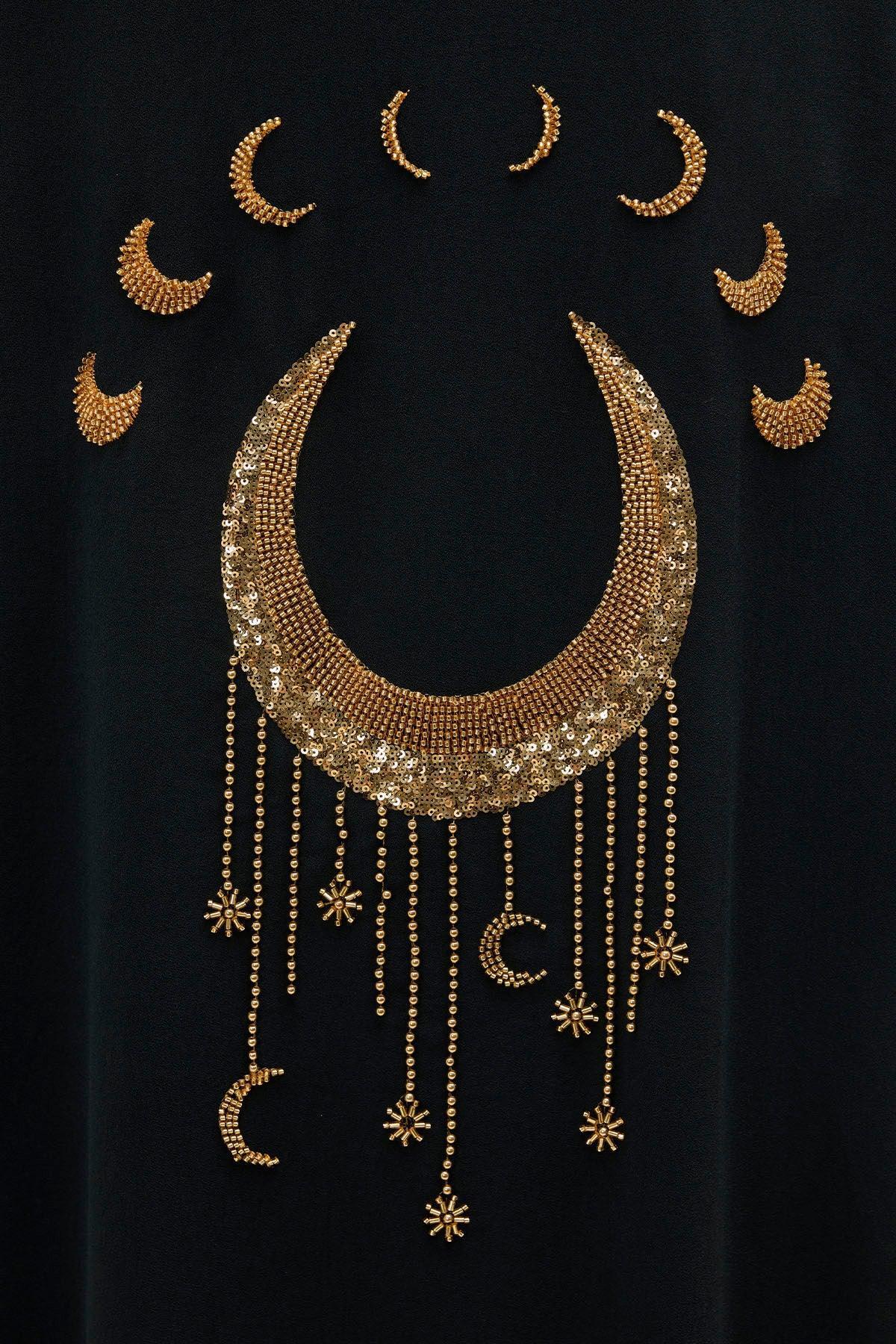 Ramazan Özel Gold Hilalin Evreleri ve Ay Yıldız İşlemeli Tesettür Uzun Lacivert Abaya - VIADEL Atelier