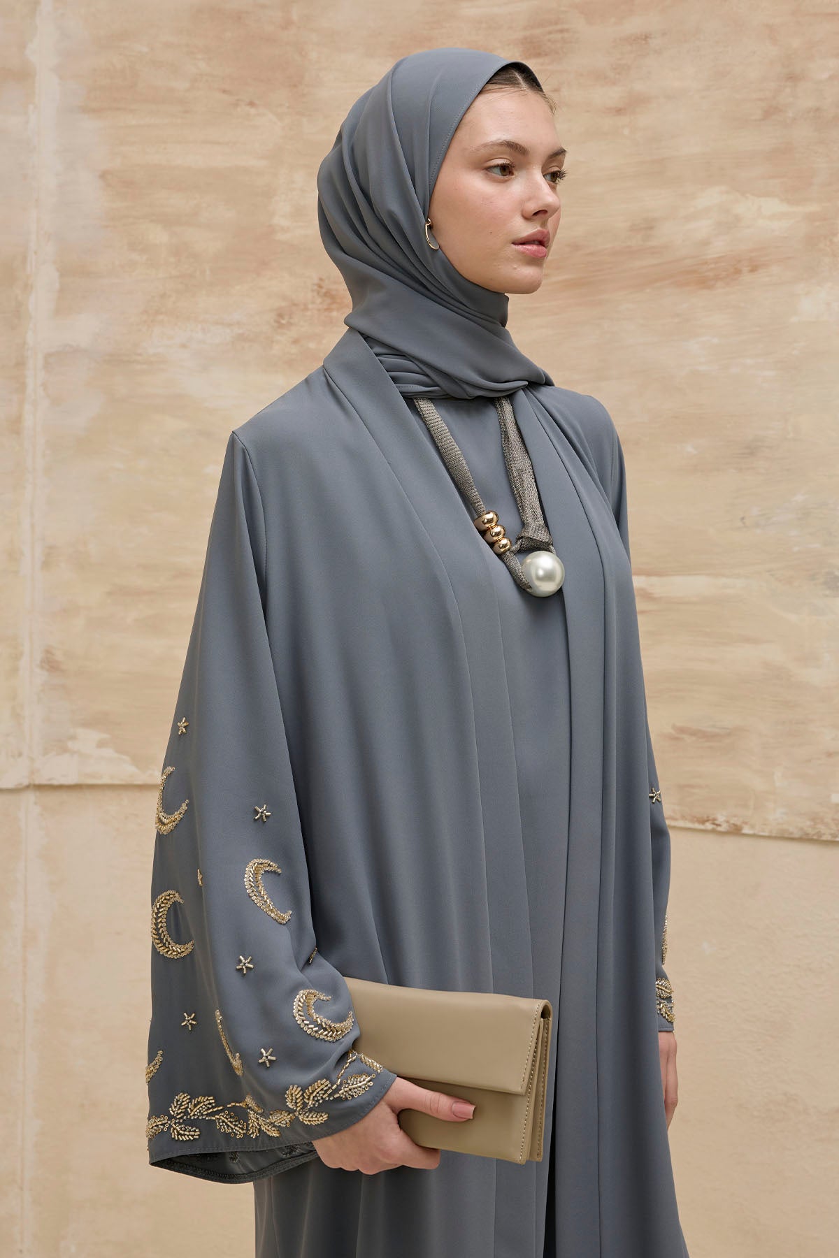 Gold Hilal Yıldız Nakışlı Tesettür Geniş Kol Uzun Gri Abaya