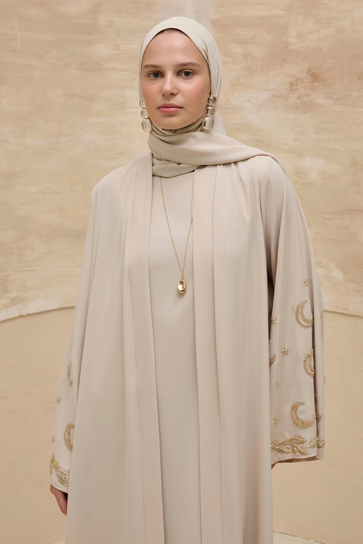 Gold Hilal Yıldız Nakışlı Tesettür Geniş Kol Uzun Taş Abaya