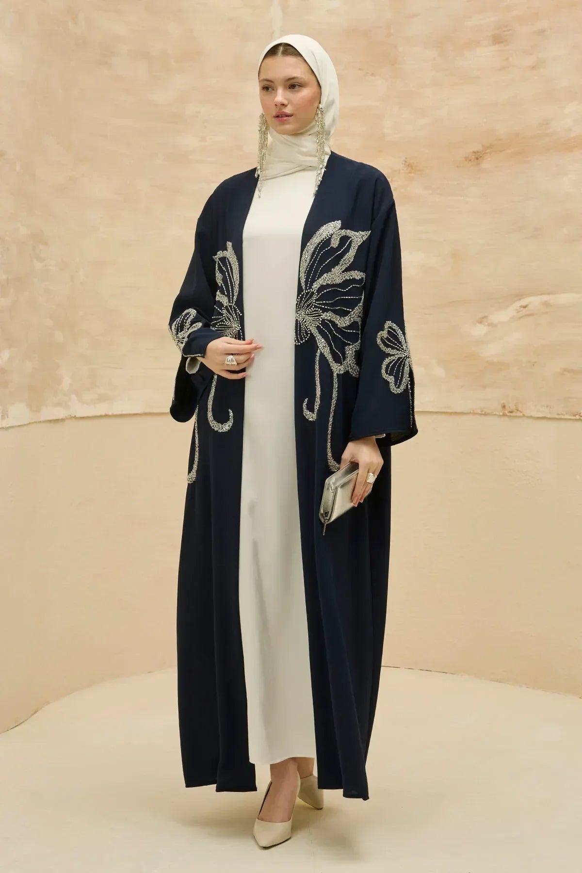 Yonca Taş Boncuk İşlemeli Kol Yırtmaçlı Uzun Lacivert Abaya - VIADEL Atelier
