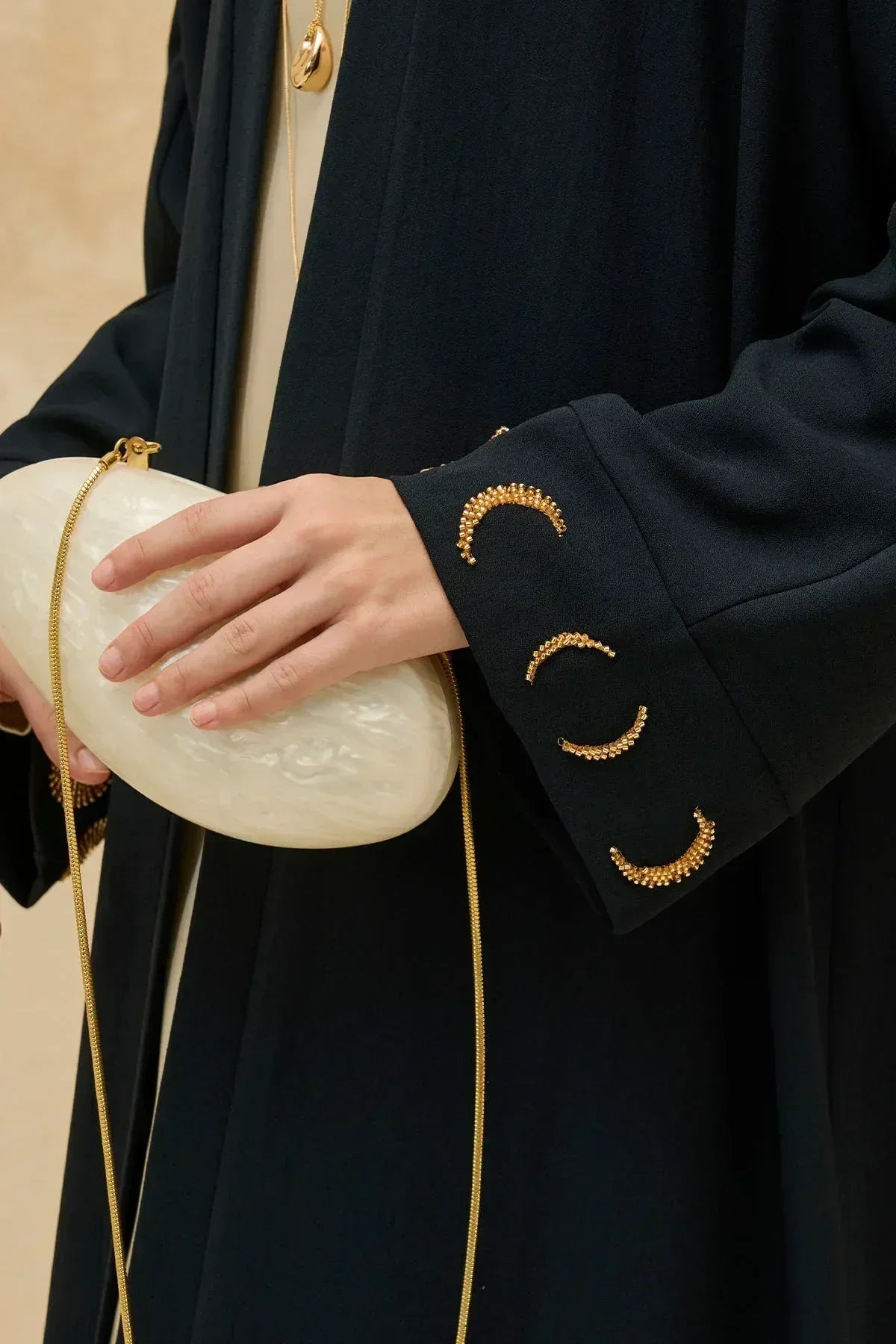 Ramazan Özel Gold Hilalin Evreleri ve Ay Yıldız İşlemeli Tesettür Uzun Lacivert Abaya - VIADEL Atelier
