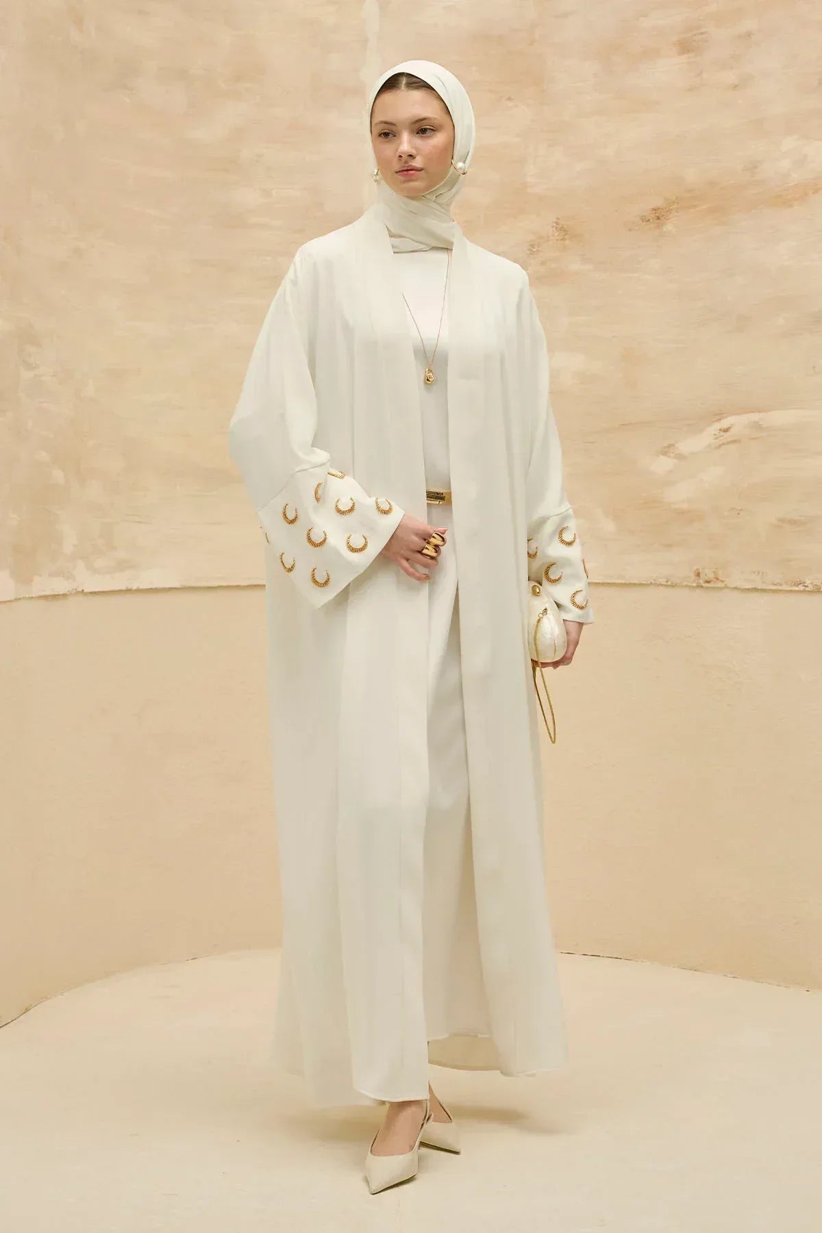 Ramazan Kerim Yazılı Gold Hilal İşlemeli Geniş Kol Uzun Beyaz Abaya - VIADEL Atelier