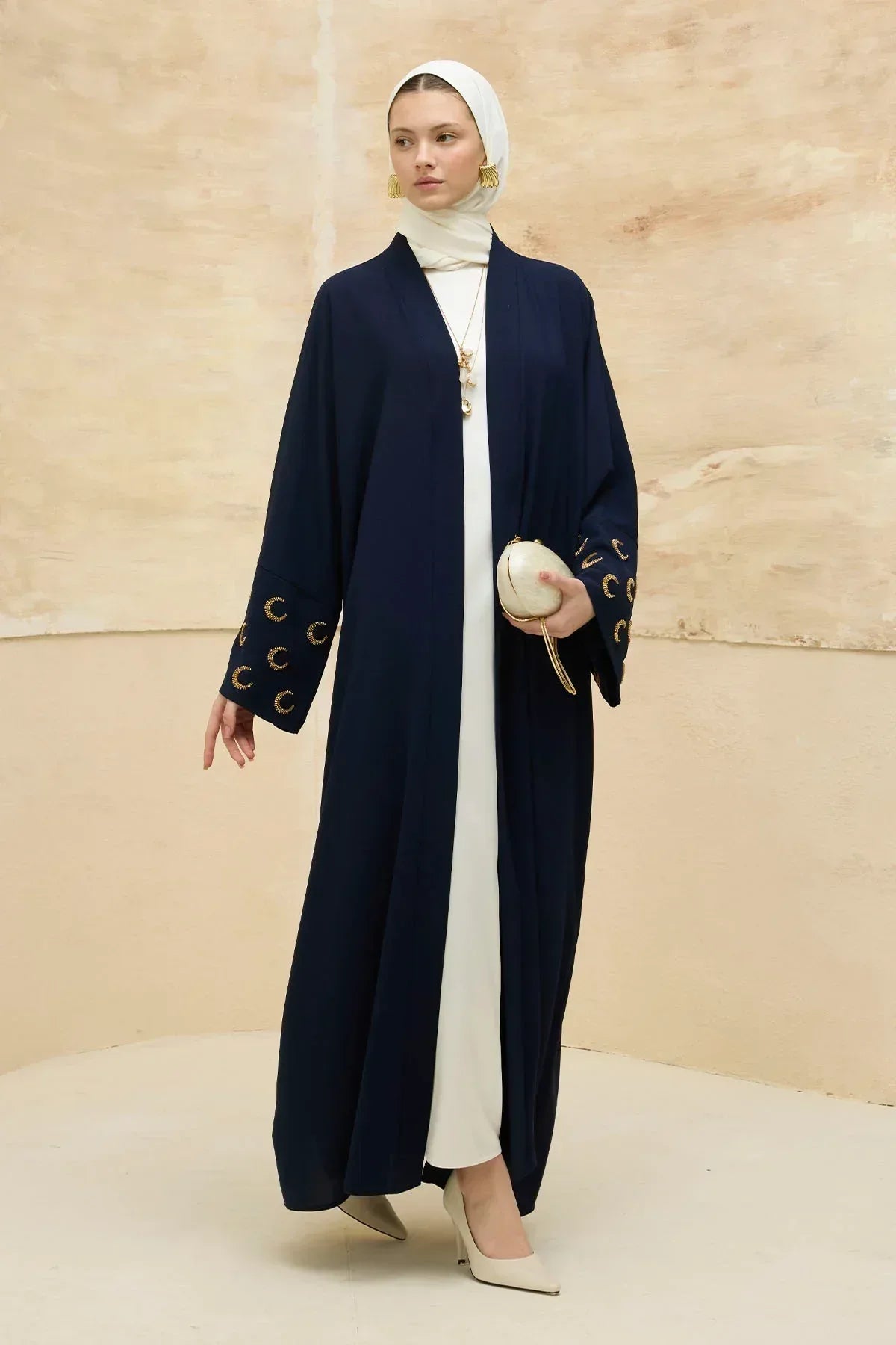 Ramazan Kerim Yazılı Gold Hilal İşlemeli Geniş Kol Uzun Lacivert Abaya - VIADEL Atelier