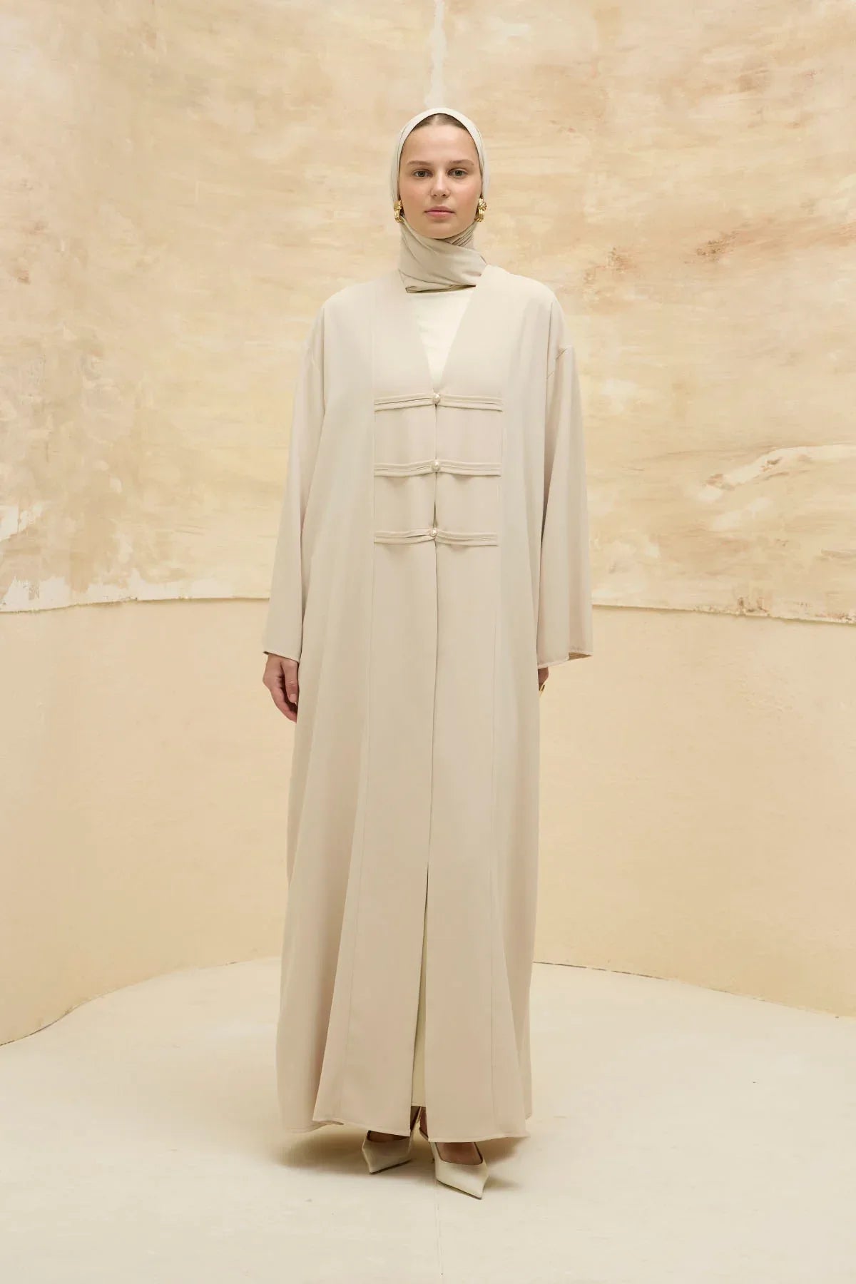 Toggle Detaylı Taş Uzun Abaya