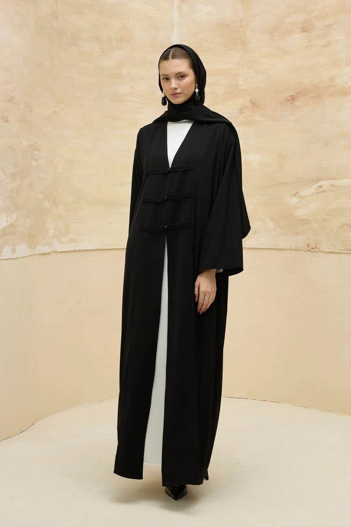 Toggle Detailed Black Long Abaya