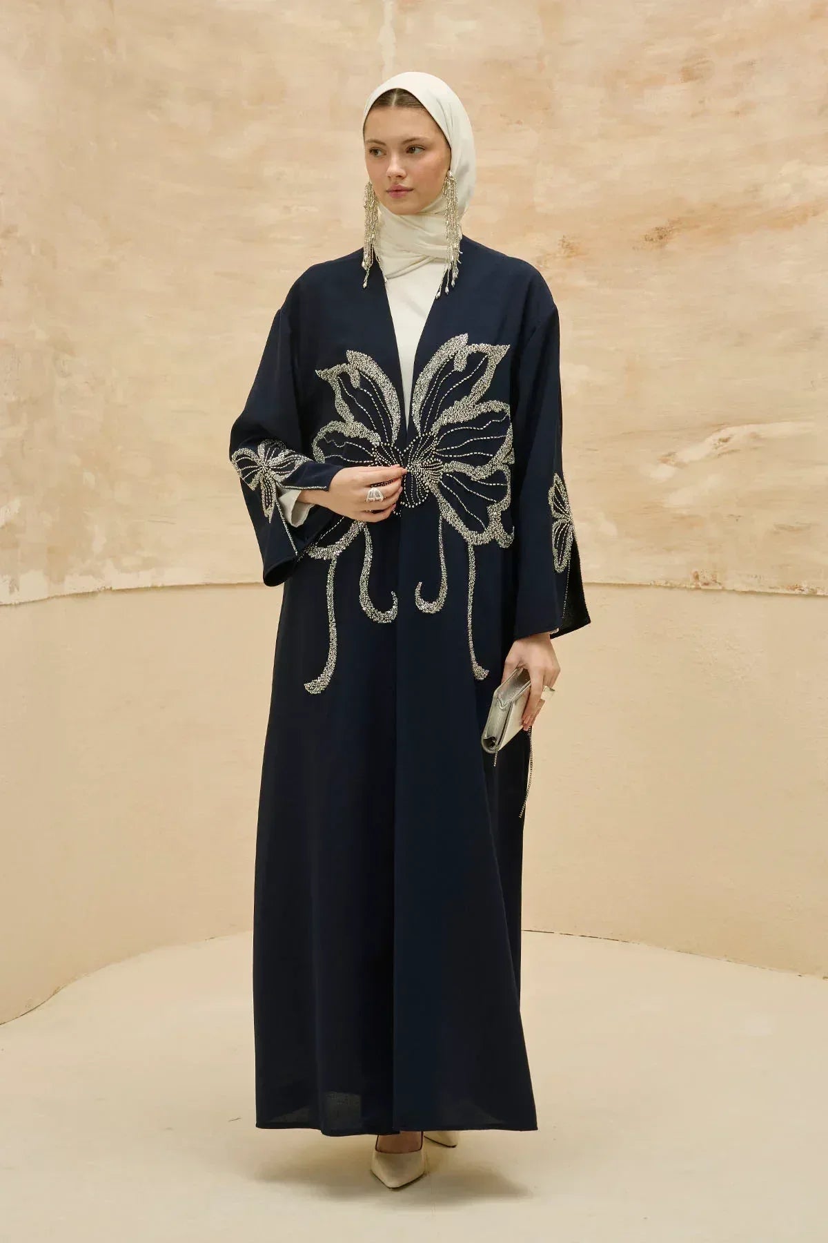 Yonca Taş Boncuk İşlemeli Kol Yırtmaçlı Uzun Lacivert Abaya - VIADEL Atelier