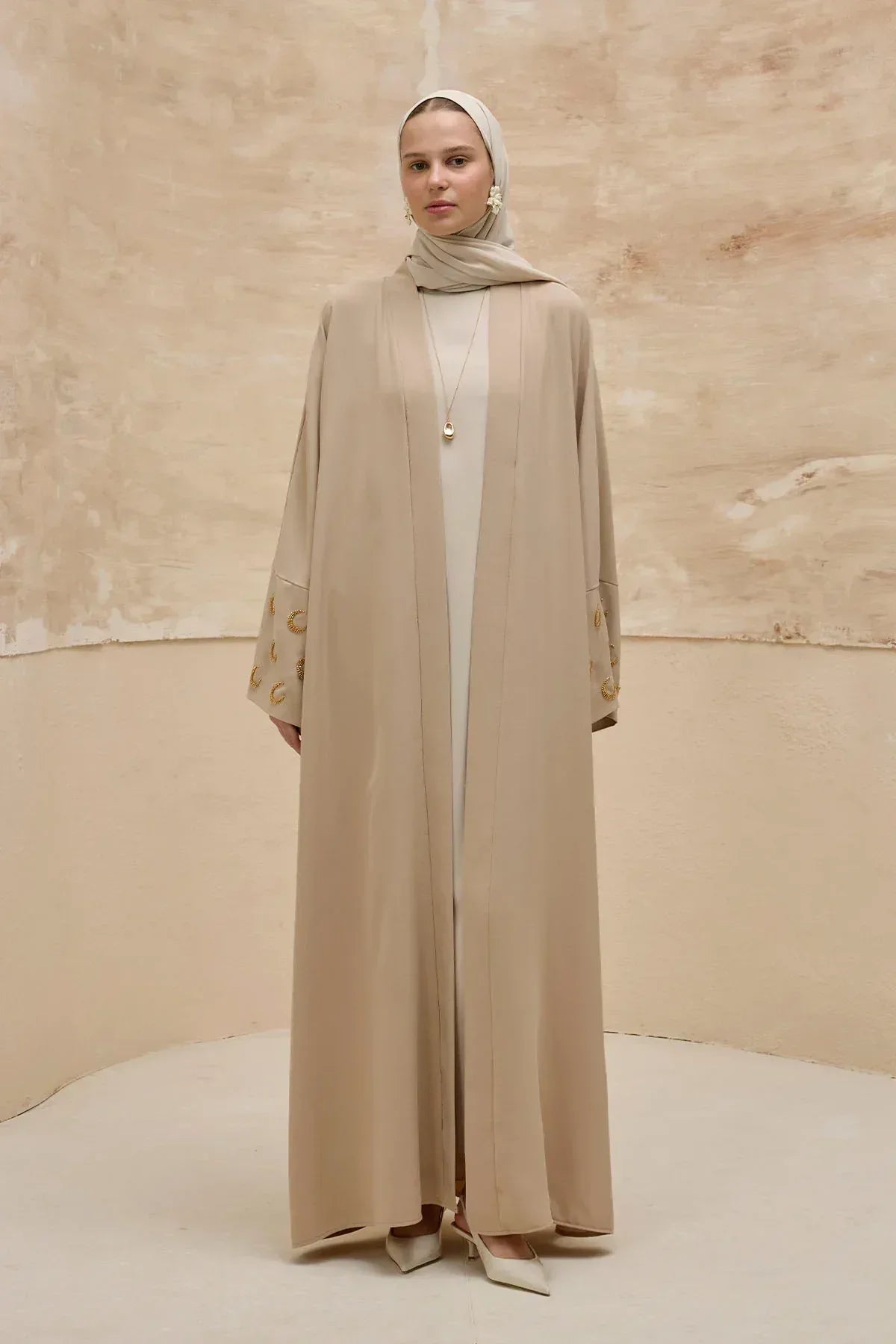 Ramazan Kerim Yazılı Gold Hilal İşlemeli Geniş Kol Uzun Vizon Abaya - VIADEL Atelier