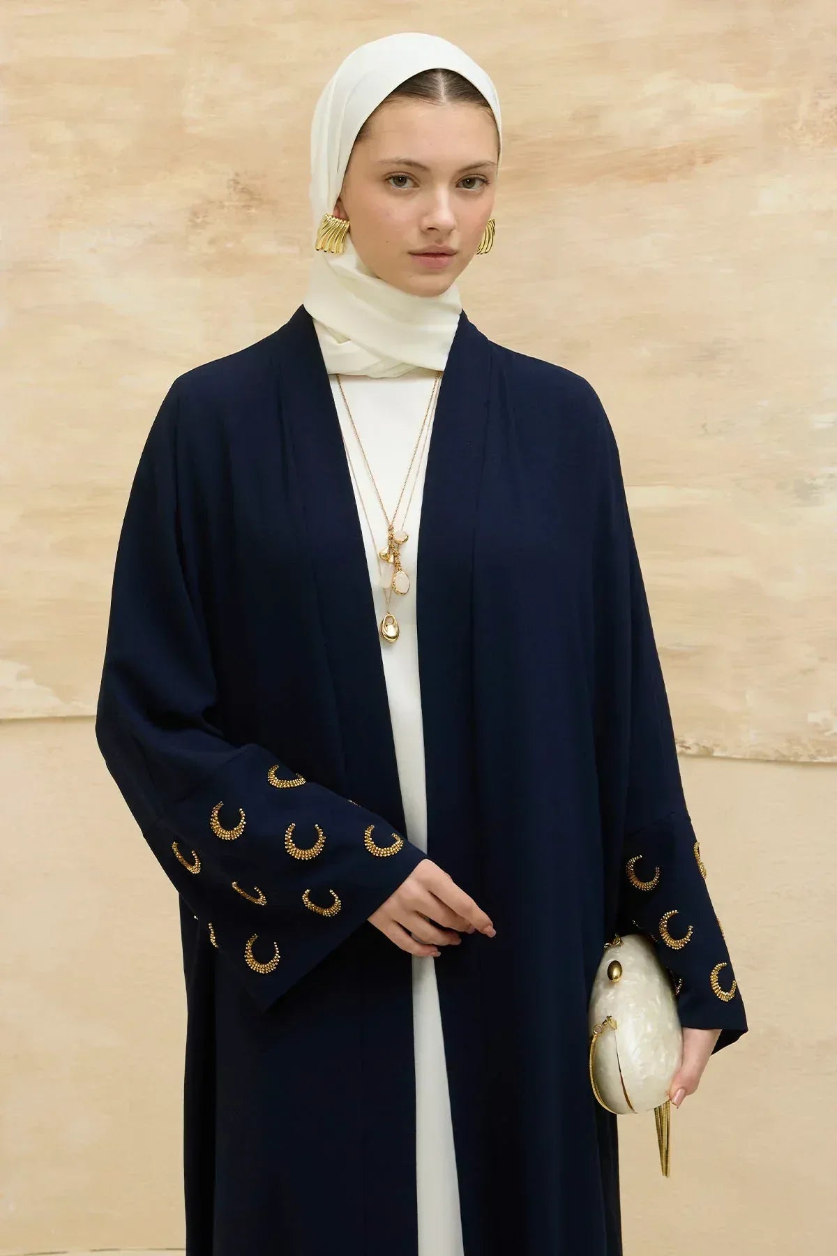 Ramazan Kerim Yazılı Gold Hilal İşlemeli Geniş Kol Uzun Lacivert Abaya - VIADEL Atelier