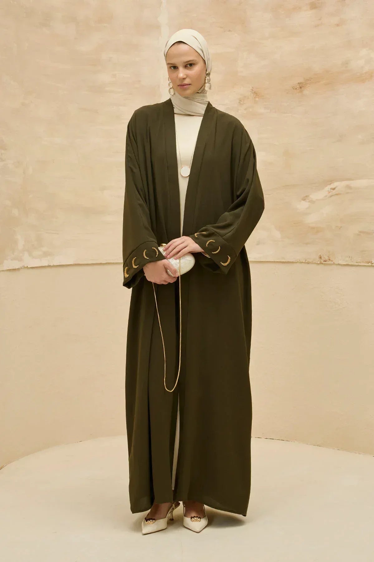 Ramazan Özel Gold Hilalin Evreleri ve Ay Yıldız İşlemeli Tesettür Uzun Haki Abaya - VIADEL Atelier