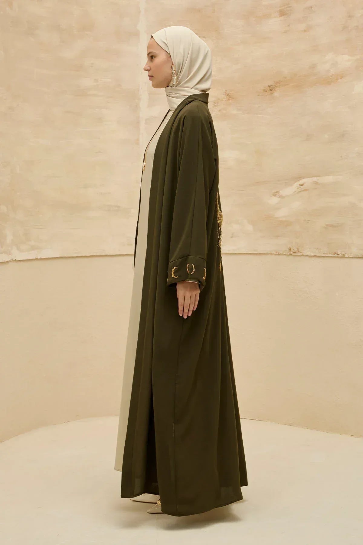 Ramazan Özel Gold Hilalin Evreleri ve Ay Yıldız İşlemeli Tesettür Uzun Haki Abaya - VIADEL Atelier