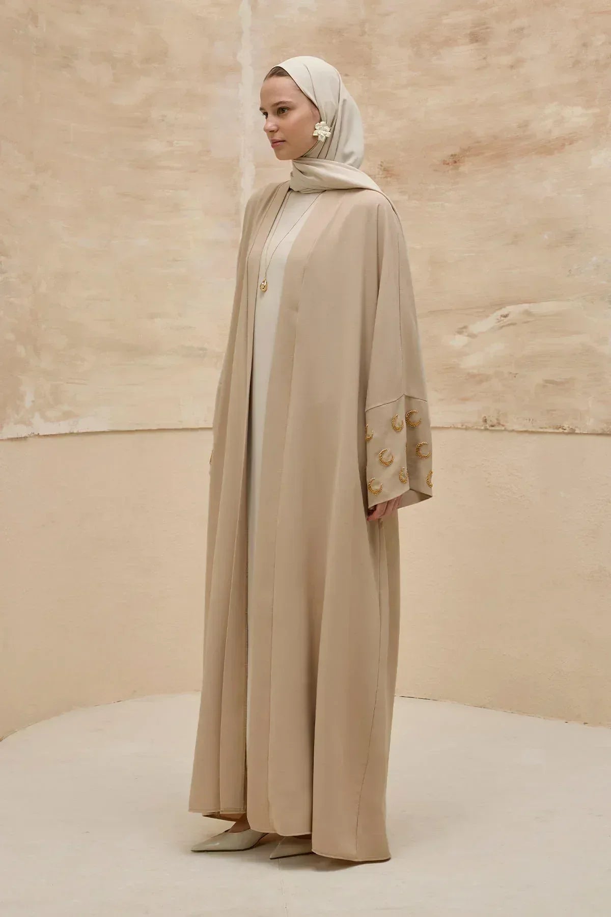 Ramazan Kerim Yazılı Gold Hilal İşlemeli Geniş Kol Uzun Vizon Abaya - VIADEL Atelier