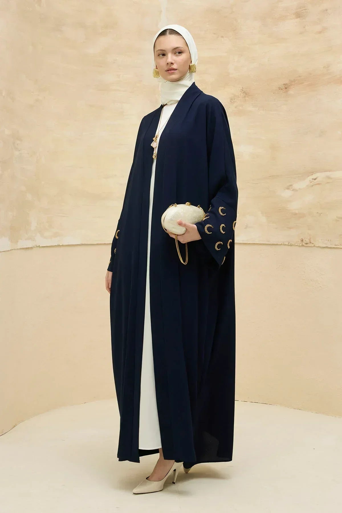 Ramazan Kerim Yazılı Gold Hilal İşlemeli Geniş Kol Uzun Lacivert Abaya - VIADEL Atelier