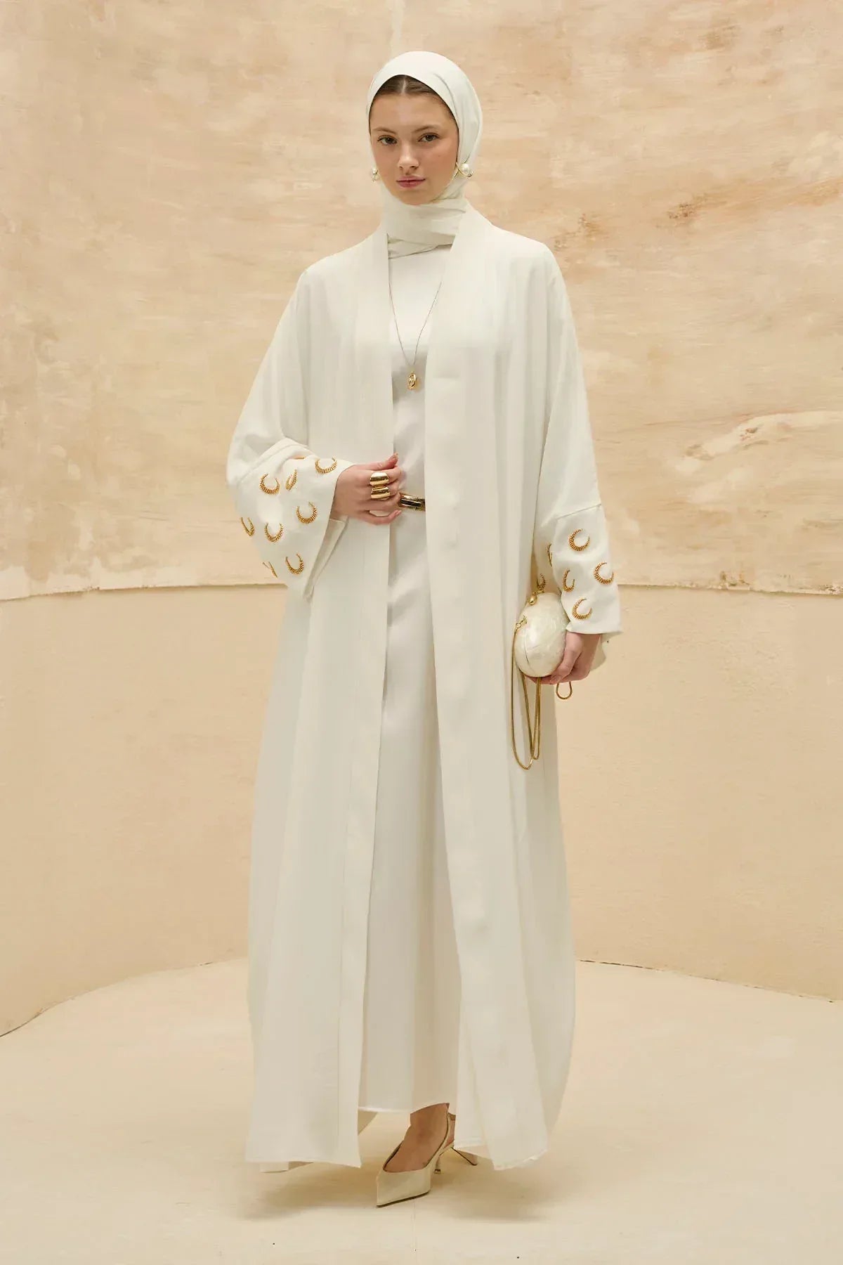 Ramazan Kerim Yazılı Gold Hilal İşlemeli Geniş Kol Uzun Beyaz Abaya - VIADEL Atelier