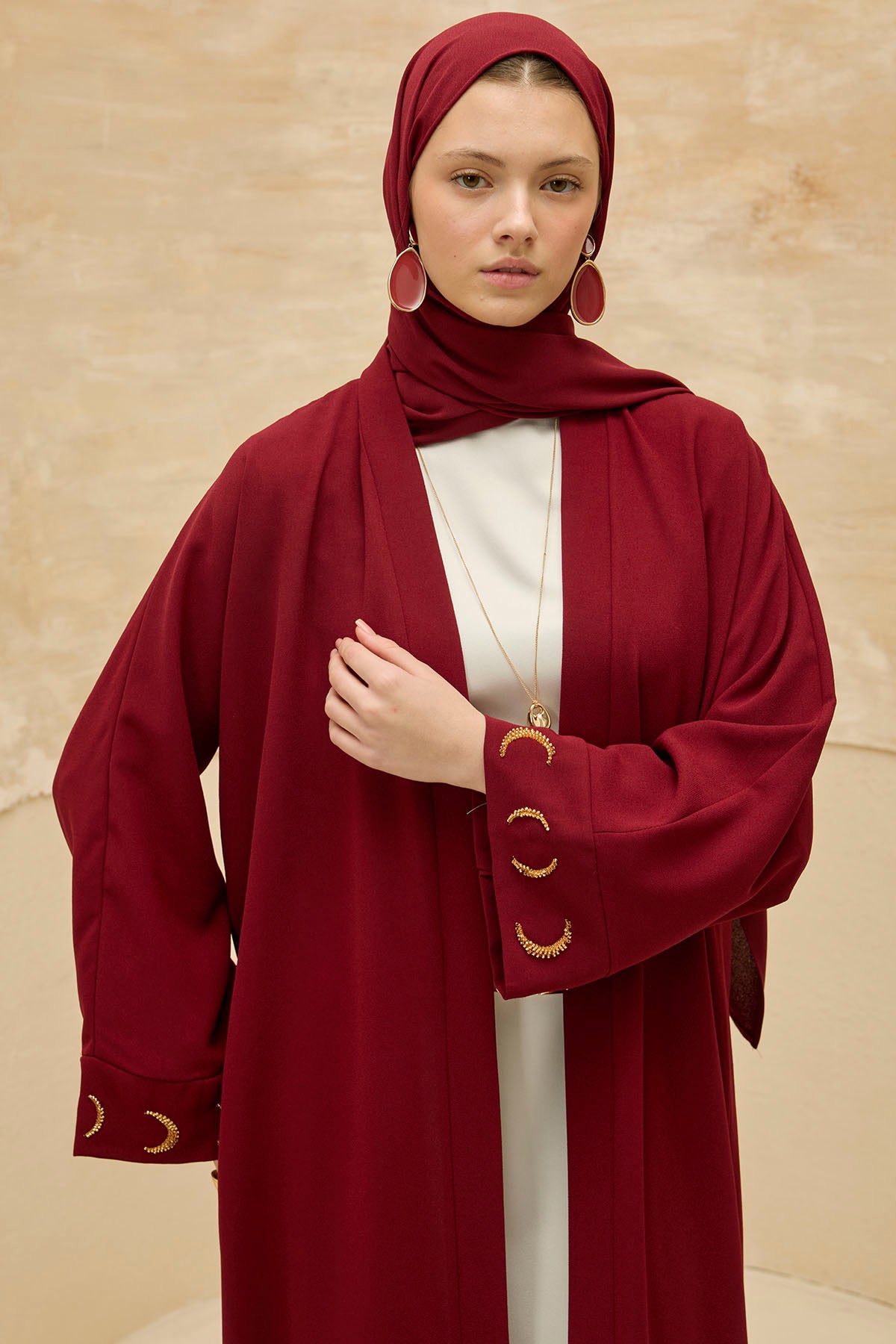 Ramazan Özel Gold Hilalin Evreleri ve Ay Yıldız İşlemeli Tesettür Uzun Bordo Abaya