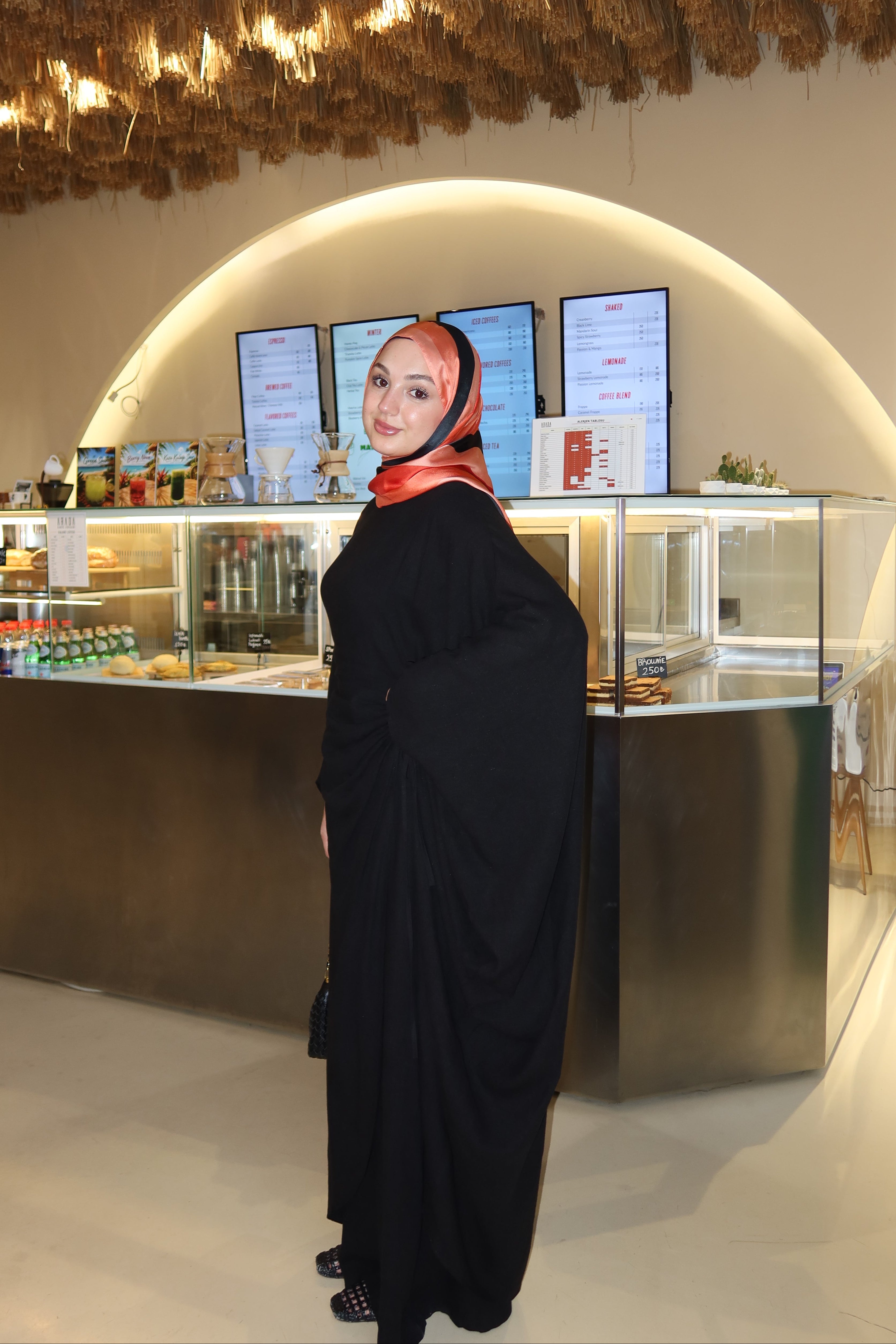 Keten Yarasa Kol Siyah Pantolonlu Takım