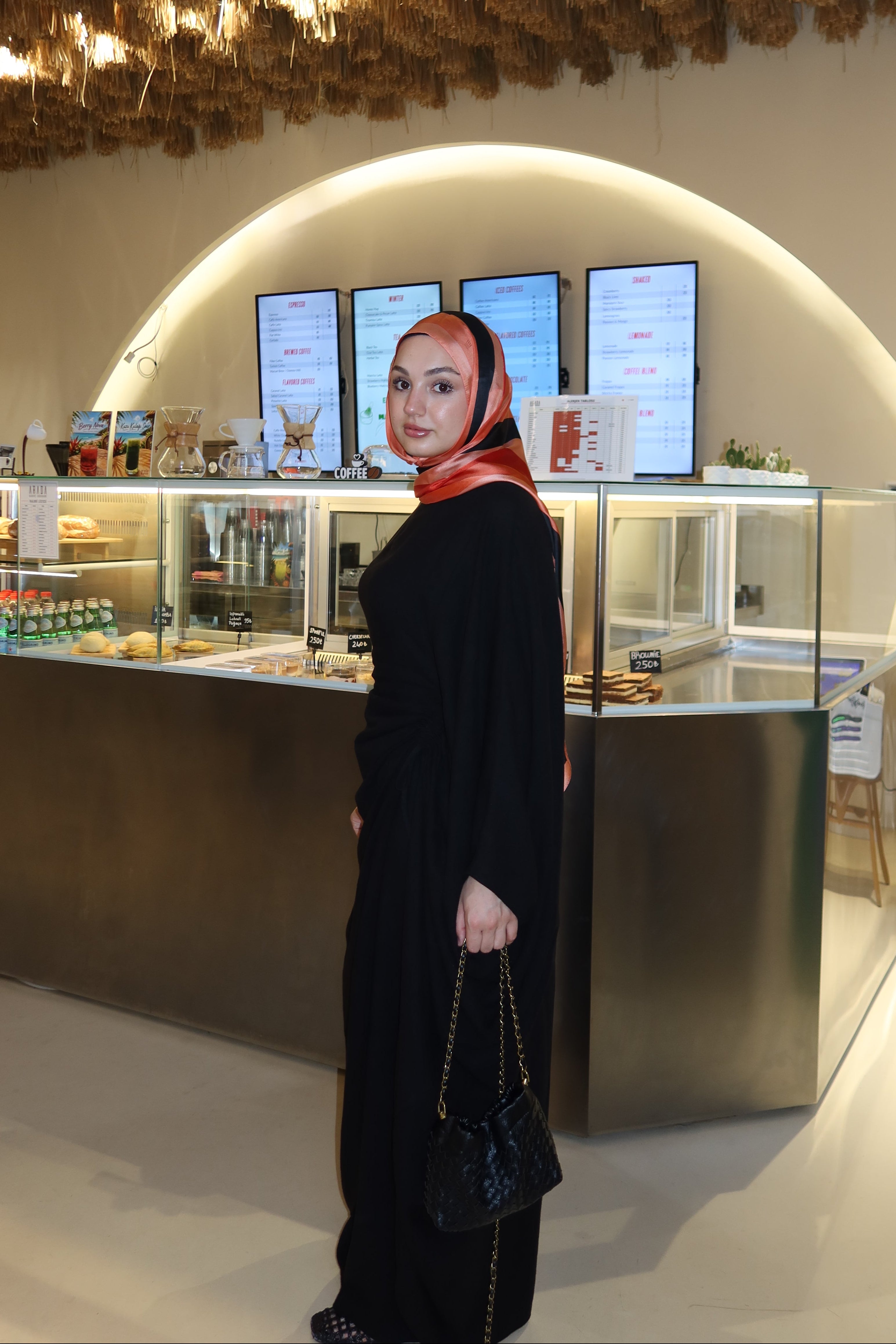 Keten Yarasa Kol Siyah Pantolonlu Takım