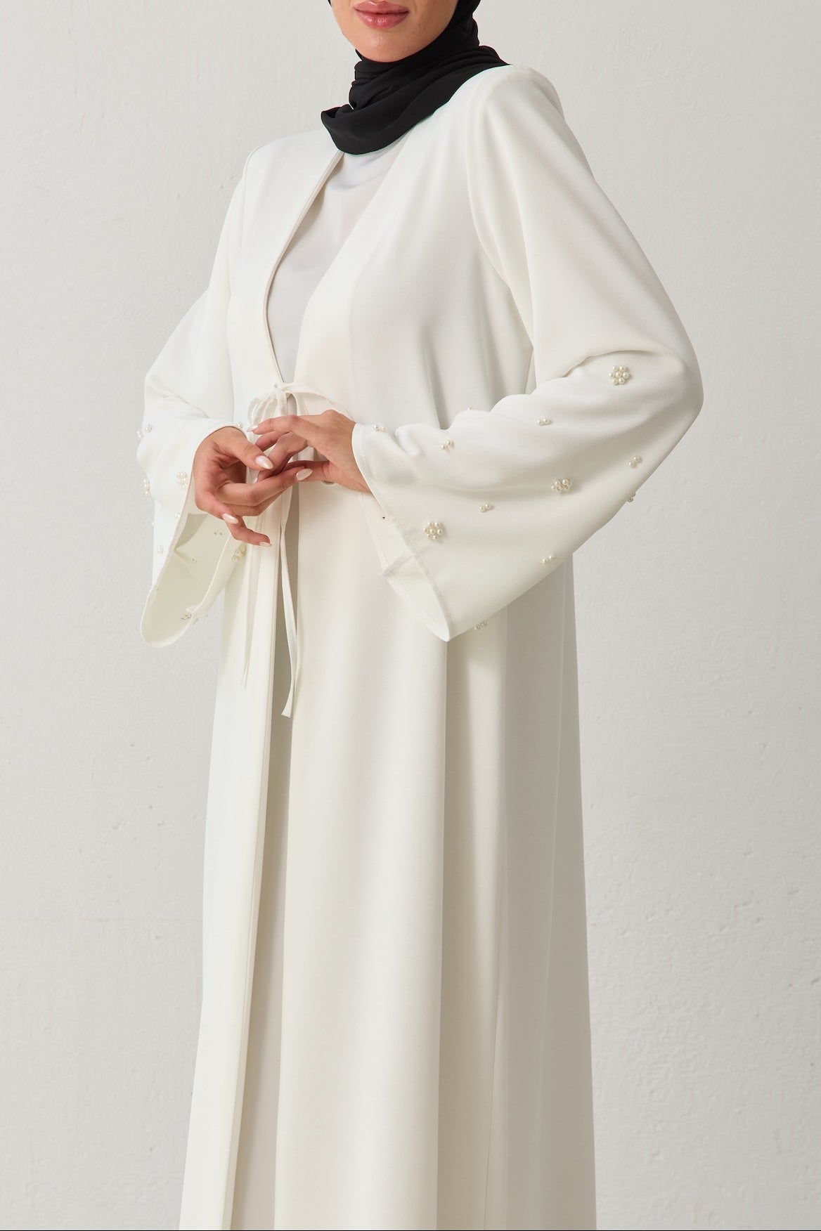 İnci Kol Detay Kuşaklı Abaya