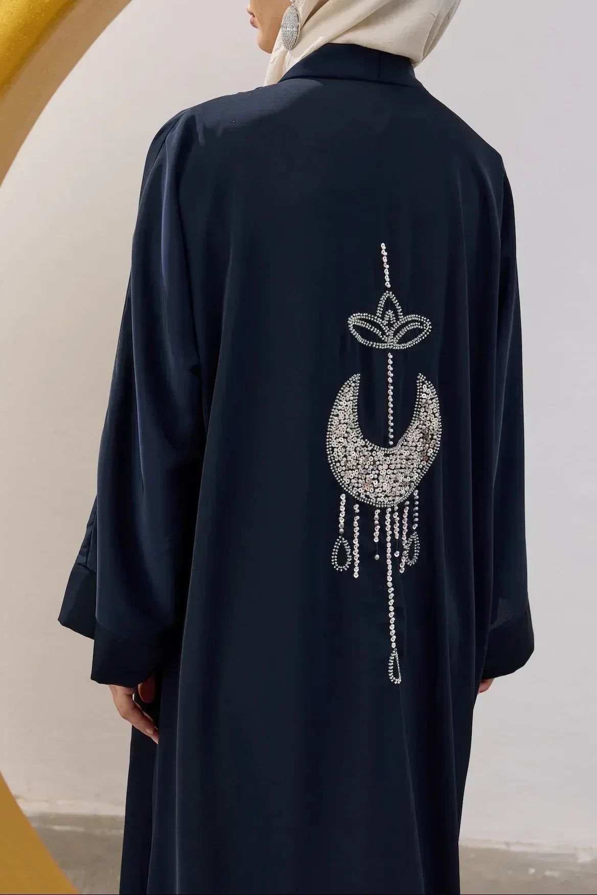 Sırt Taş İşlemeli Hilal Abaya - VIADEL Atelier