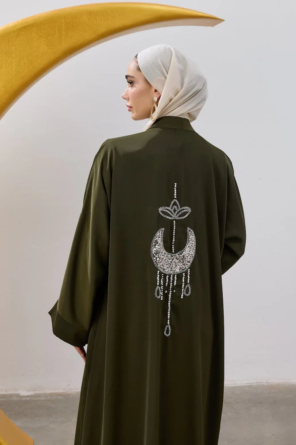 Sırt Taş İşlemeli Hilal Abaya - VIADEL Atelier
