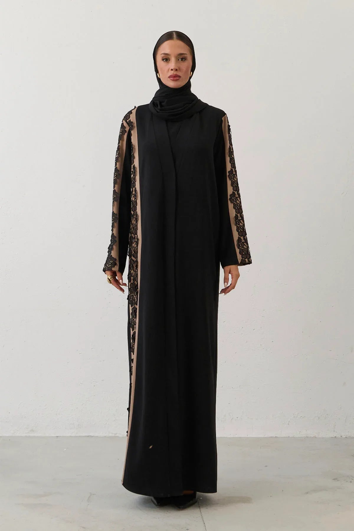 Çiçek Motif Dantelli Kol Abaya - VIADEL Atelier