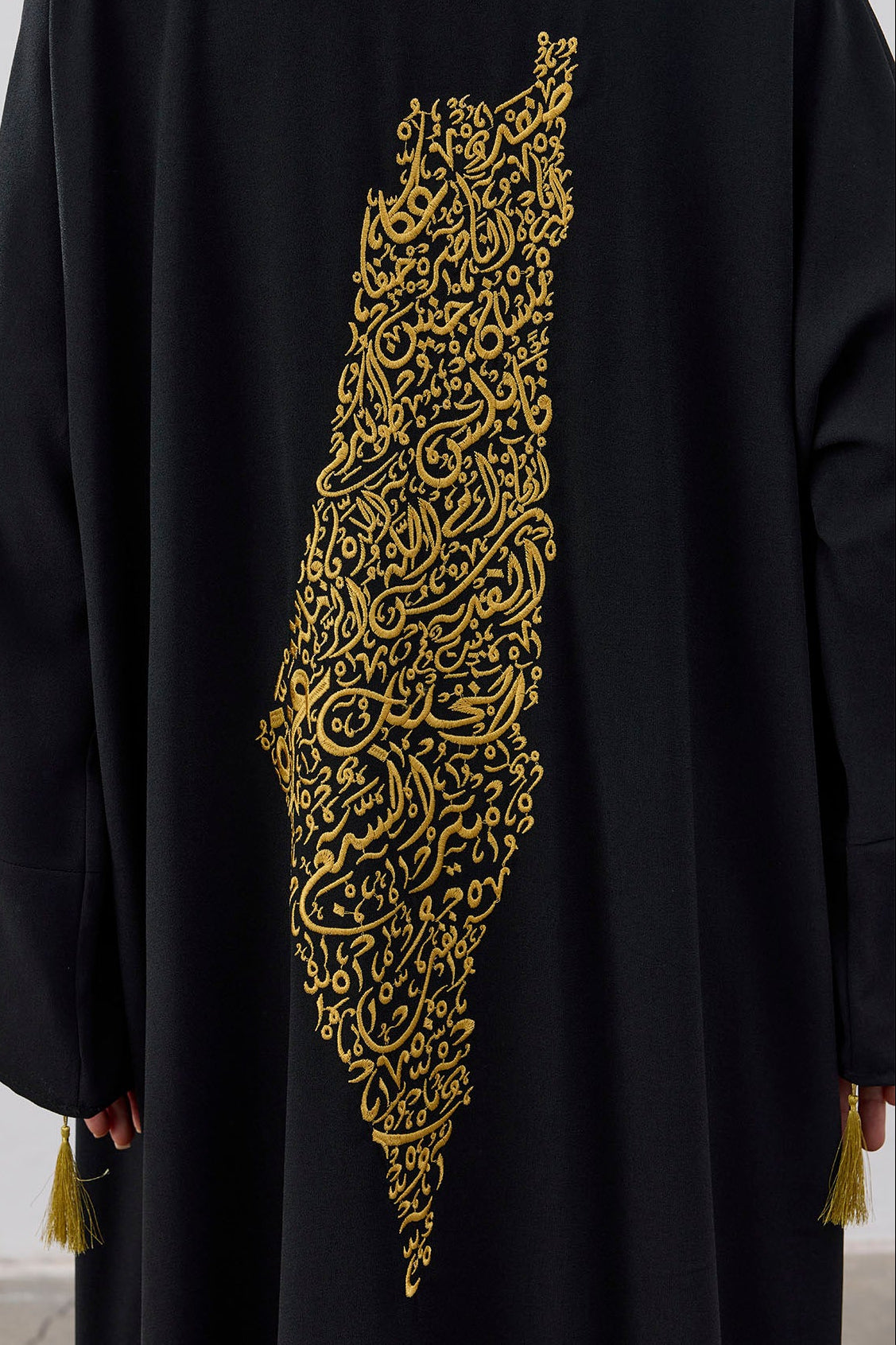 Tasarım Sırt Şehir Haritalı Nakış İşlemeli Abaya