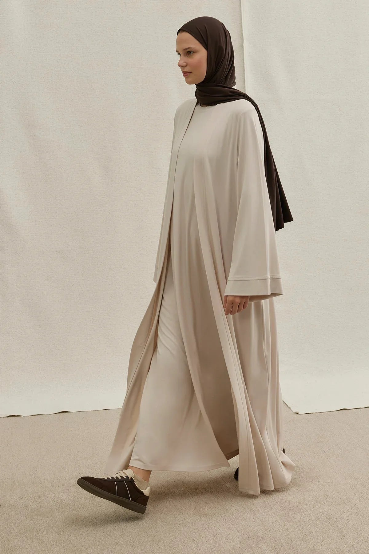 Active Modest Sport Wide Sleeve Ecru Two-Piece Abaya Set