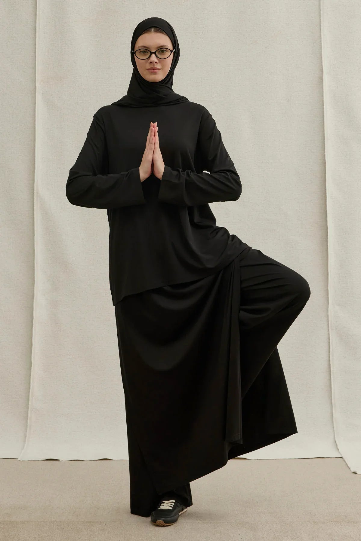 Active Modest Hooded Black Sportswear Set