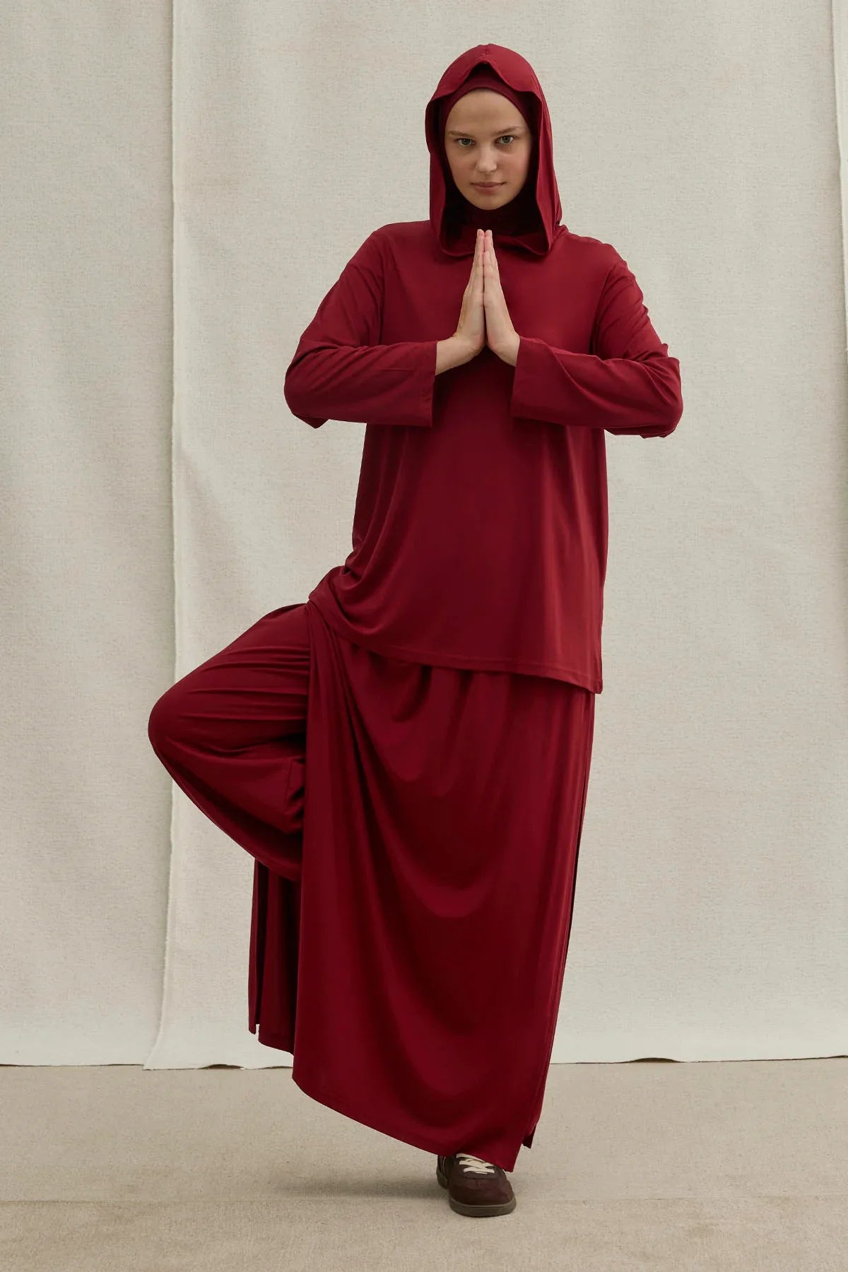 Active Modest Hooded Burgundy Sportswear Set