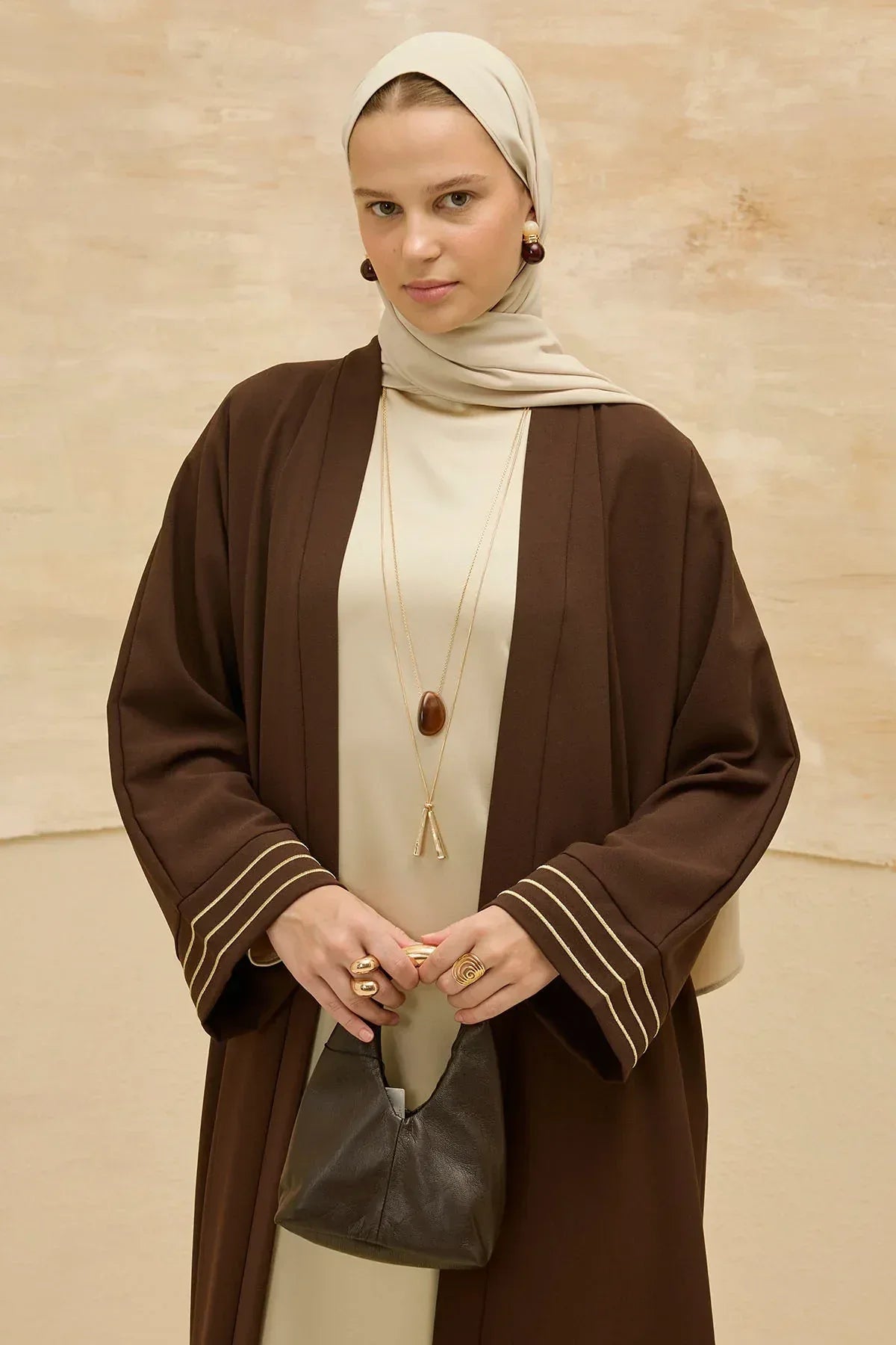 Tasarım Sırt Geometrik Şehir Haritalı Nakış İşlemeli Kahverengi Abaya