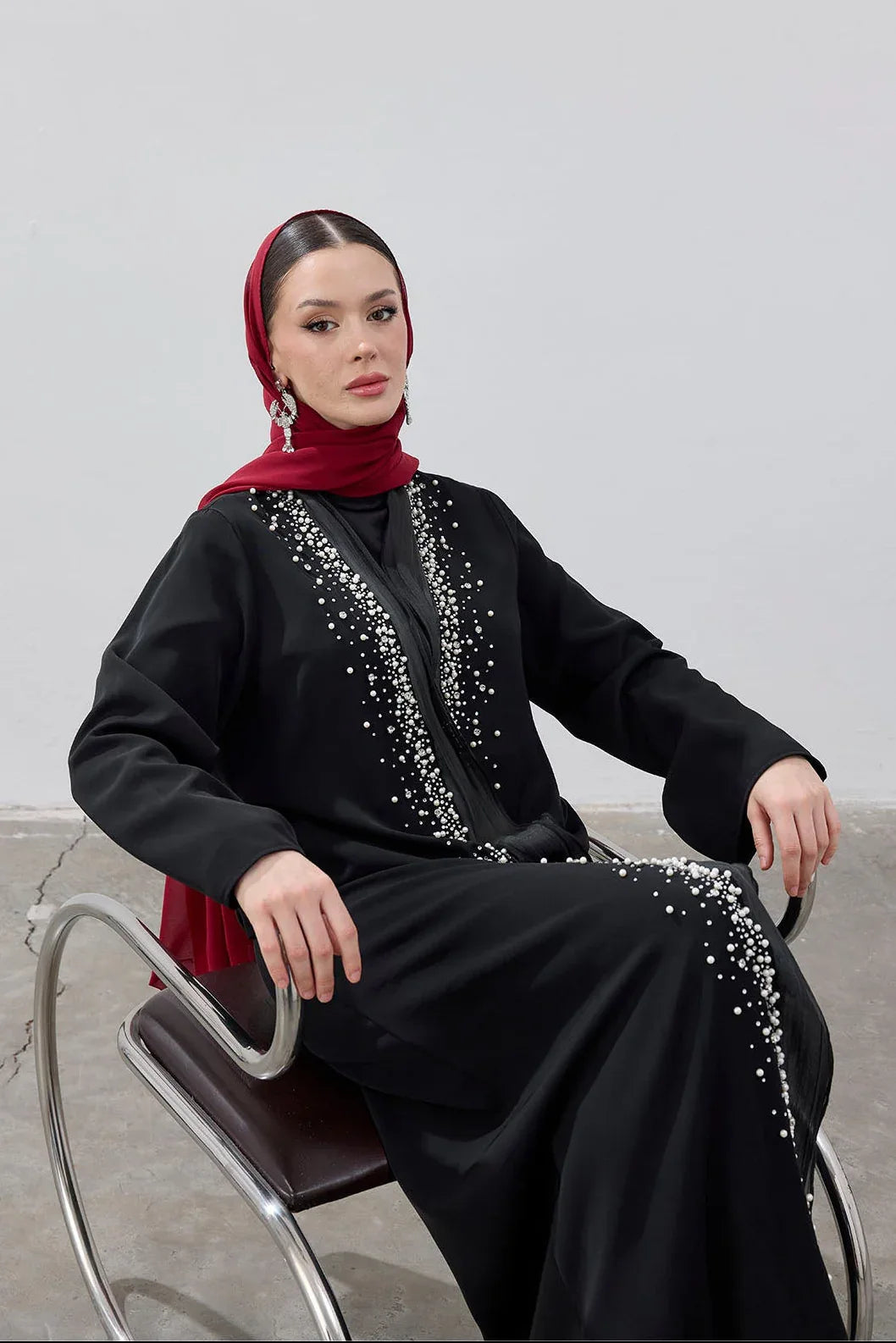 Özel İnci Taş İşlemeli Garni Detay Abaya - VIADEL Atelier