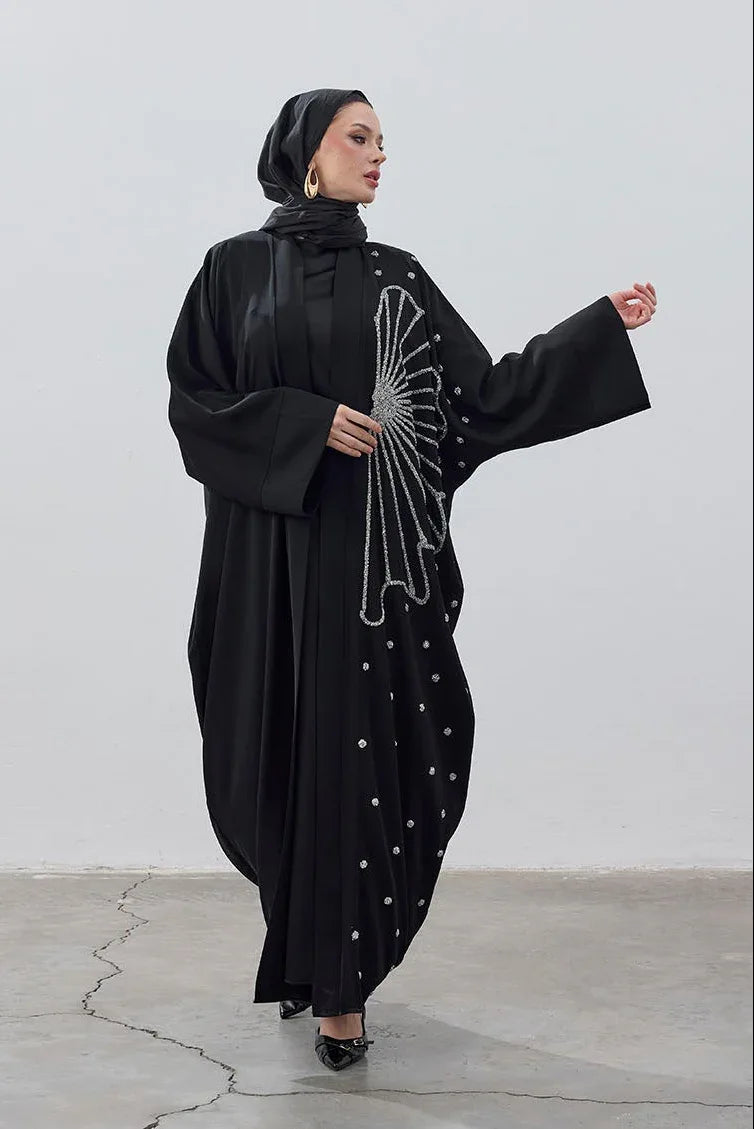 Damla Taş işlemeli Yarım Çiçek Siyah Abaya - VIADEL Atelier