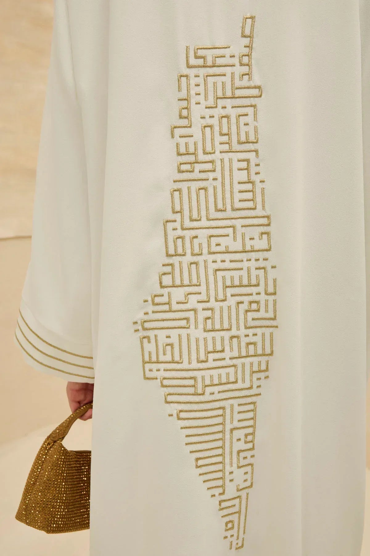 Tasarım Sırt Geometrik Şehir Haritalı Nakış İşlemeli Beyaz Abaya