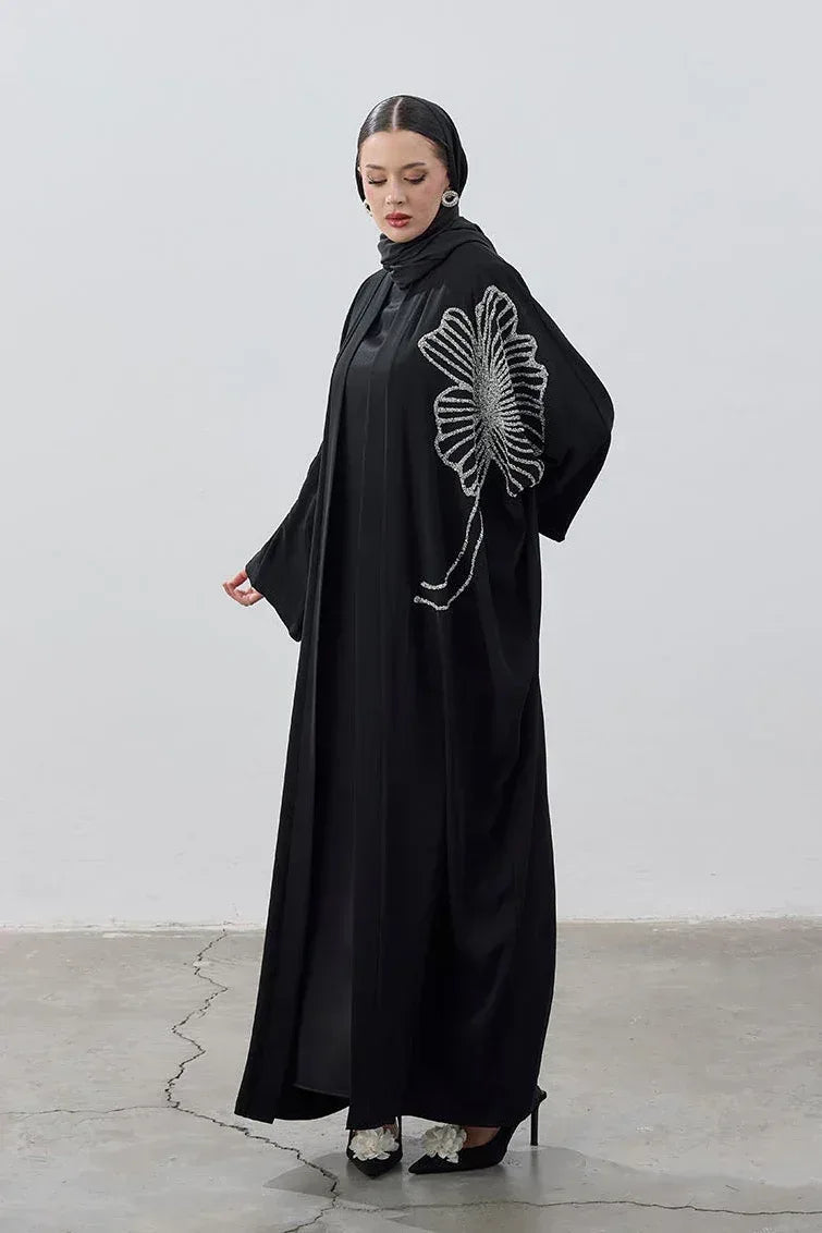 Taş İşlemeli Büyük Çiçek Siyah Abaya - VIADEL Atelier
