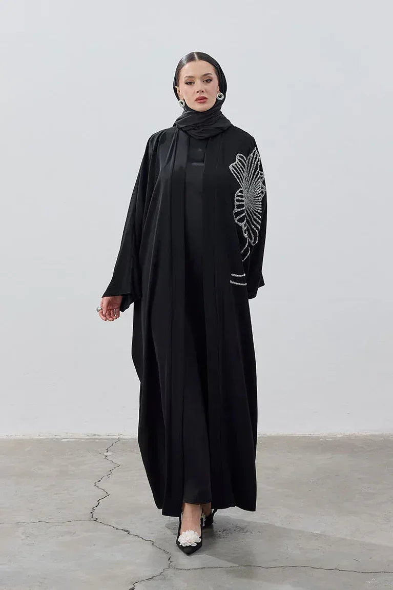 Taş İşlemeli Büyük Çiçek Siyah Abaya - VIADEL Atelier