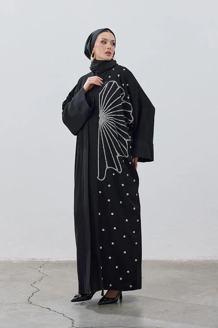 Damla Taş işlemeli Yarım Çiçek Siyah Abaya - VIADEL Atelier