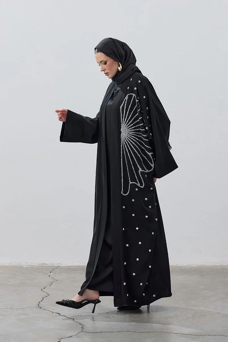 Damla Taş işlemeli Yarım Çiçek Siyah Abaya - VIADEL Atelier