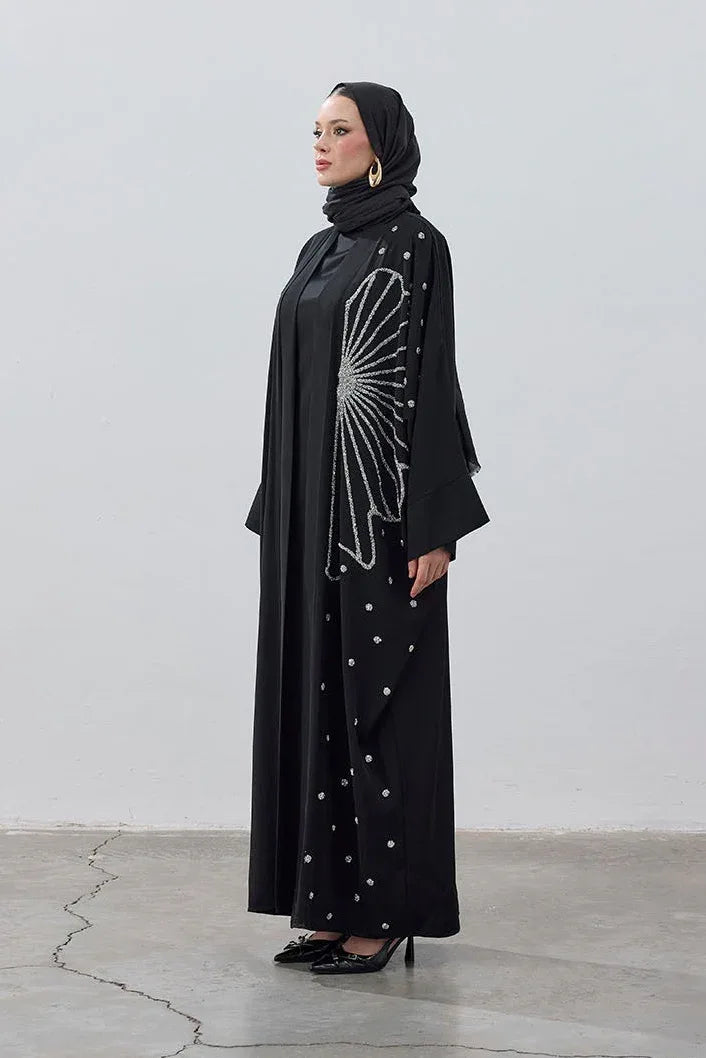 Damla Taş işlemeli Yarım Çiçek Siyah Abaya - VIADEL Atelier