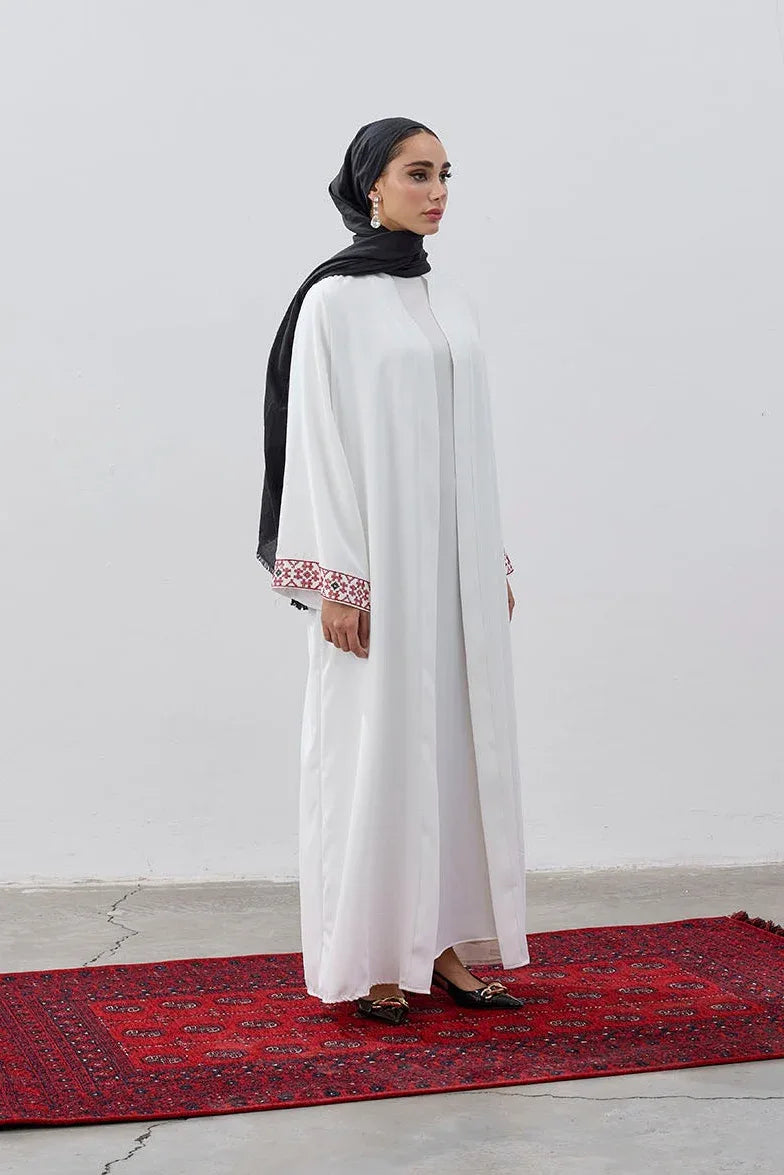 Beyaz Dubai Kumaş Kırmızı Harita Nakışlı Abaya - VIADEL Atelier