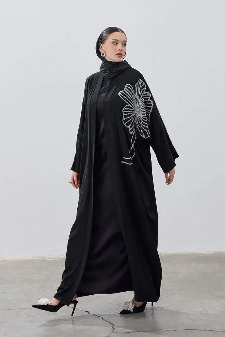 Taş İşlemeli Büyük Çiçek Siyah Abaya - VIADEL Atelier