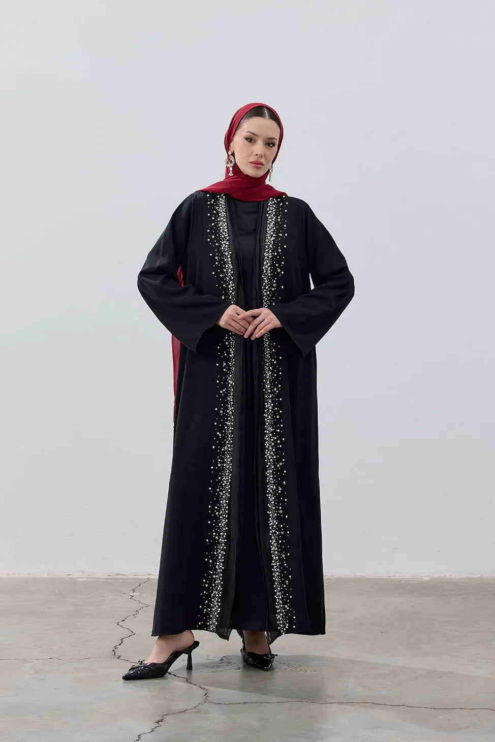 Özel İnci Taş İşlemeli Garni Detay Abaya - VIADEL Atelier