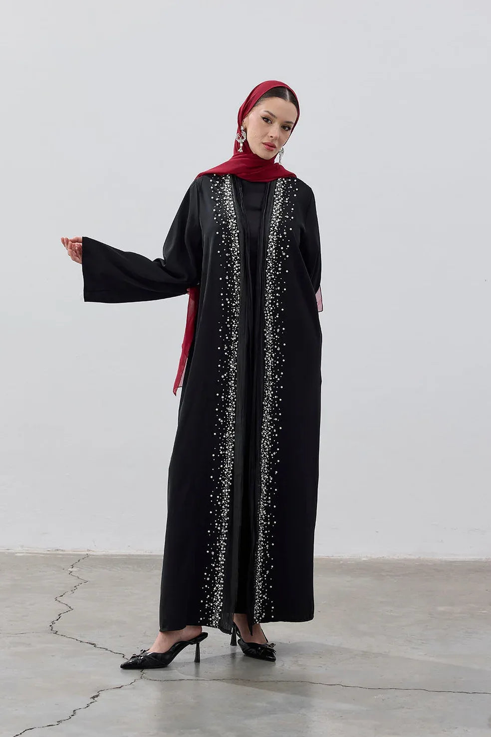 Özel İnci Taş İşlemeli Garni Detay Abaya - VIADEL Atelier