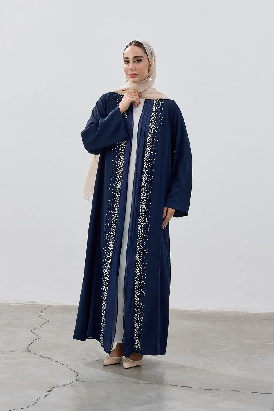 Özel İnci Taş İşlemeli Garni Detay Abaya - VIADEL Atelier