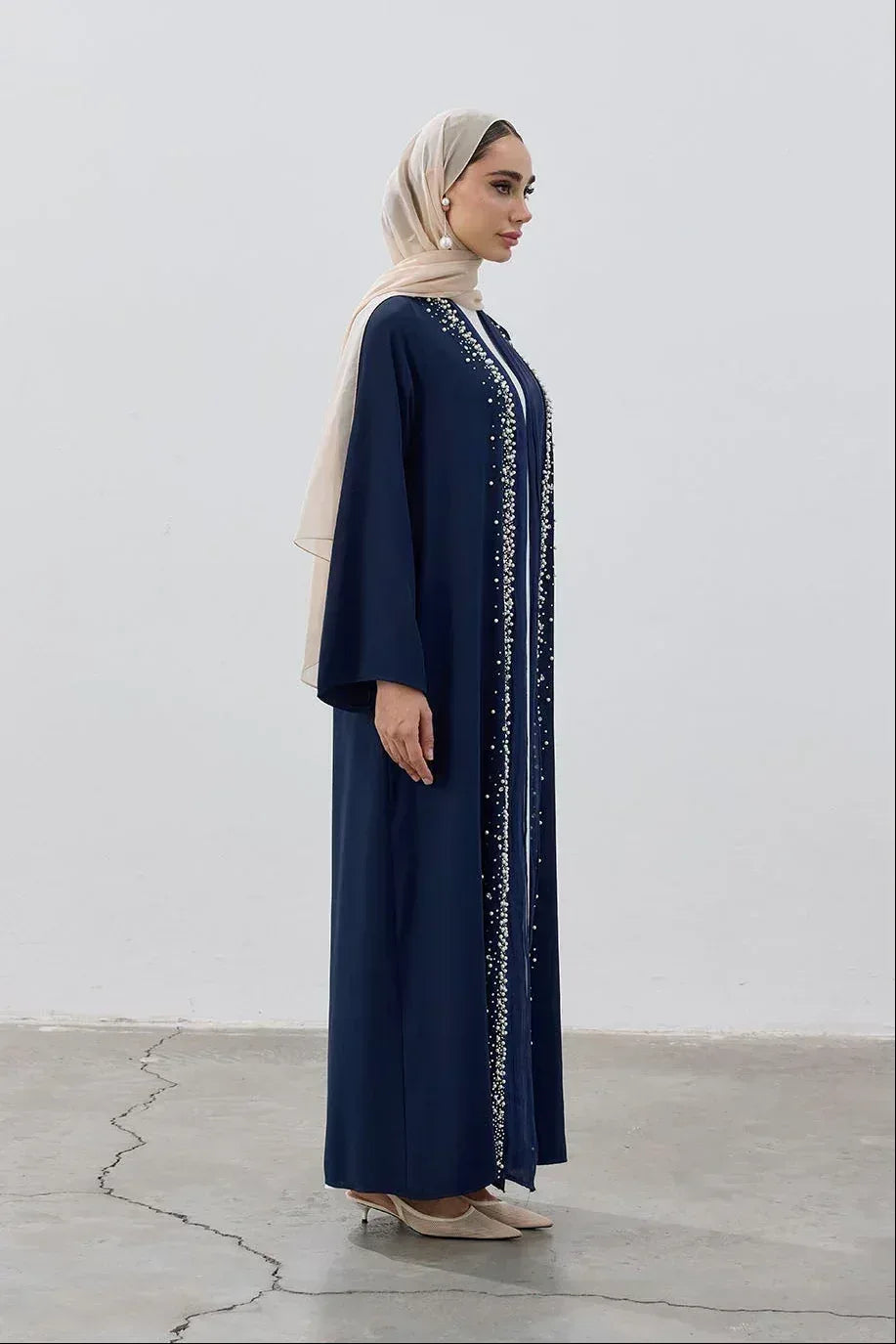 Özel İnci Taş İşlemeli Garni Detay Abaya - VIADEL Atelier