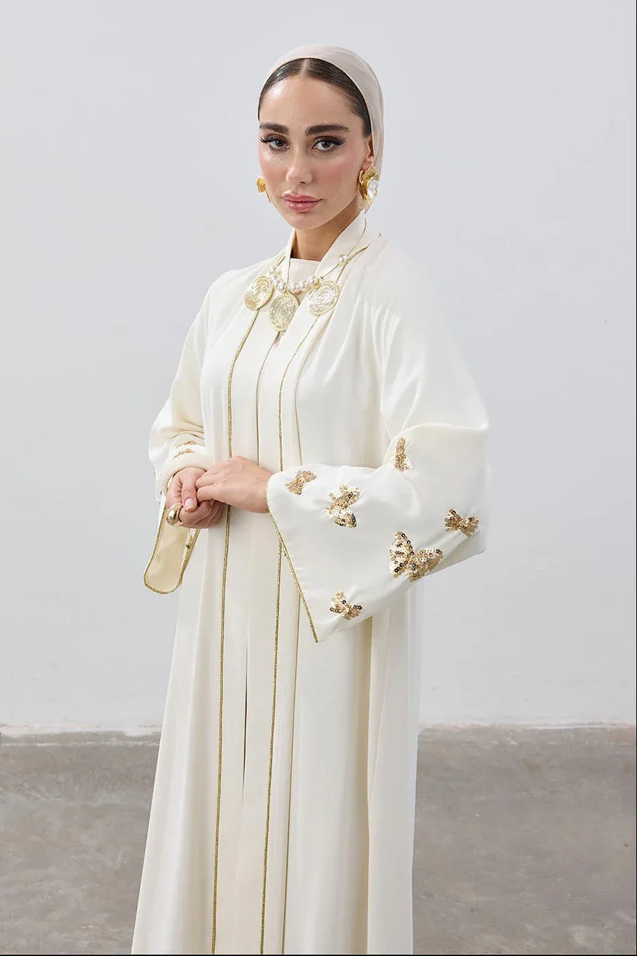 Pullu Kelebek Kol Detaylı Şerit Abaya - VIADEL Atelier