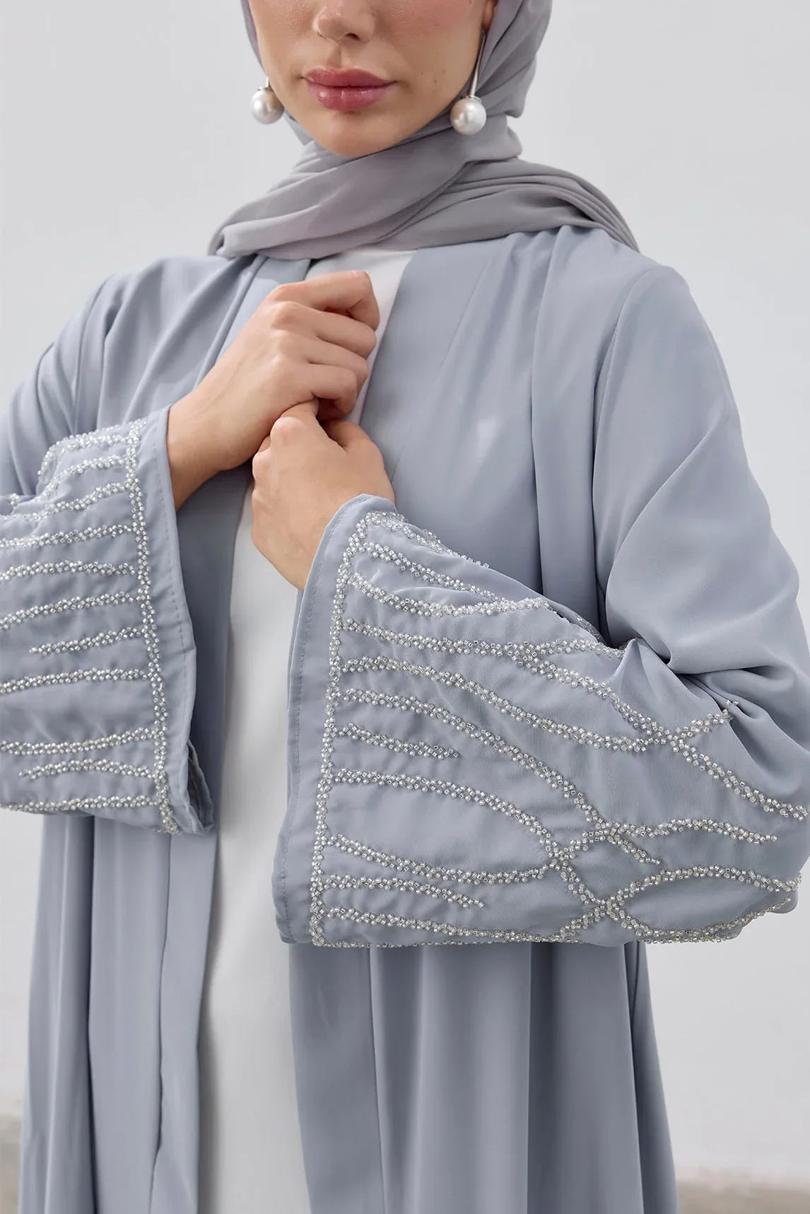 Boncuk Nakışlı Dubai Kumaş Abaya - VIADEL Atelier