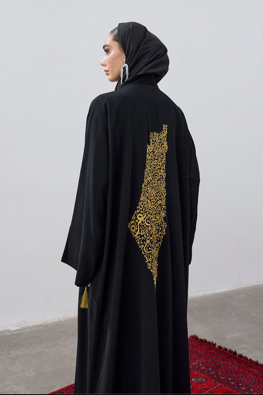 Tasarım Sırt Şehir Haritalı Nakış İşlemeli Abaya