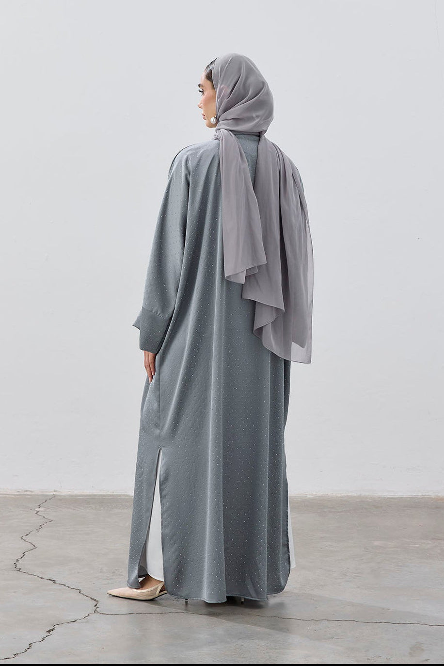 Taşlı Kum Saten Yırtmaçlı Abaya